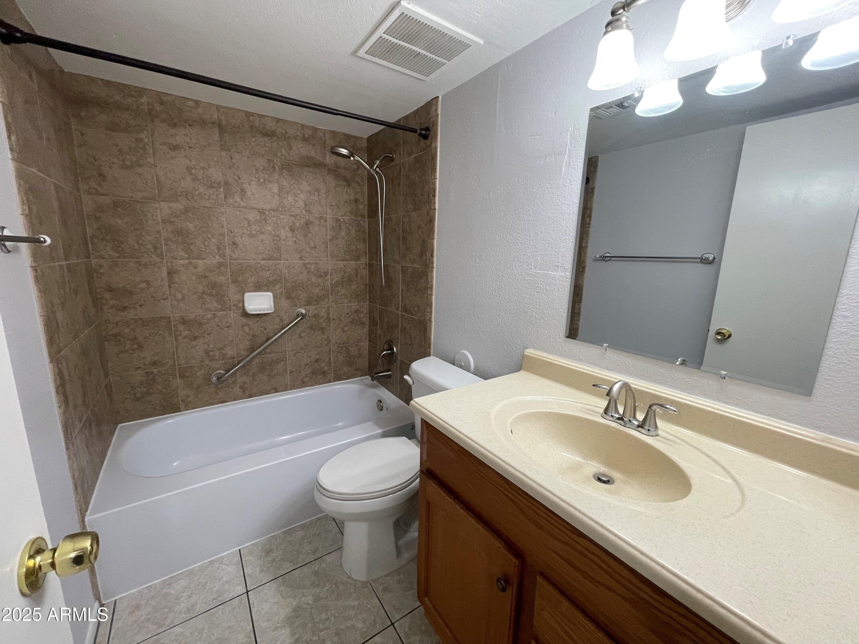 3131 W Cochise Drive Property Photo 8