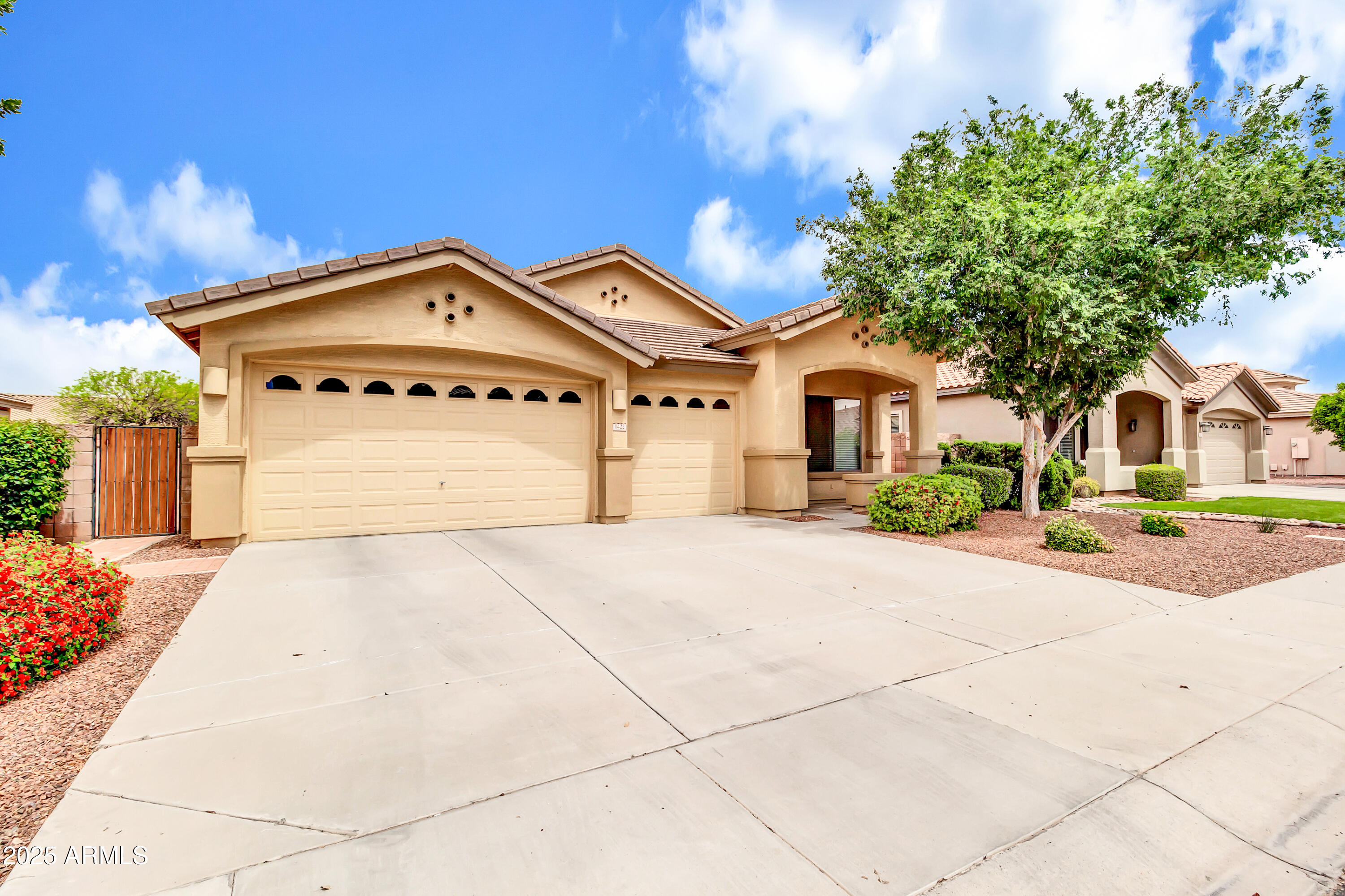 1422 E Ebony Drive Property Photo 1