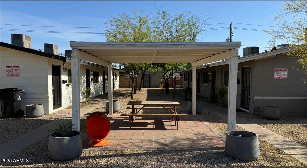 1625 W Fillmore Street Property Photo