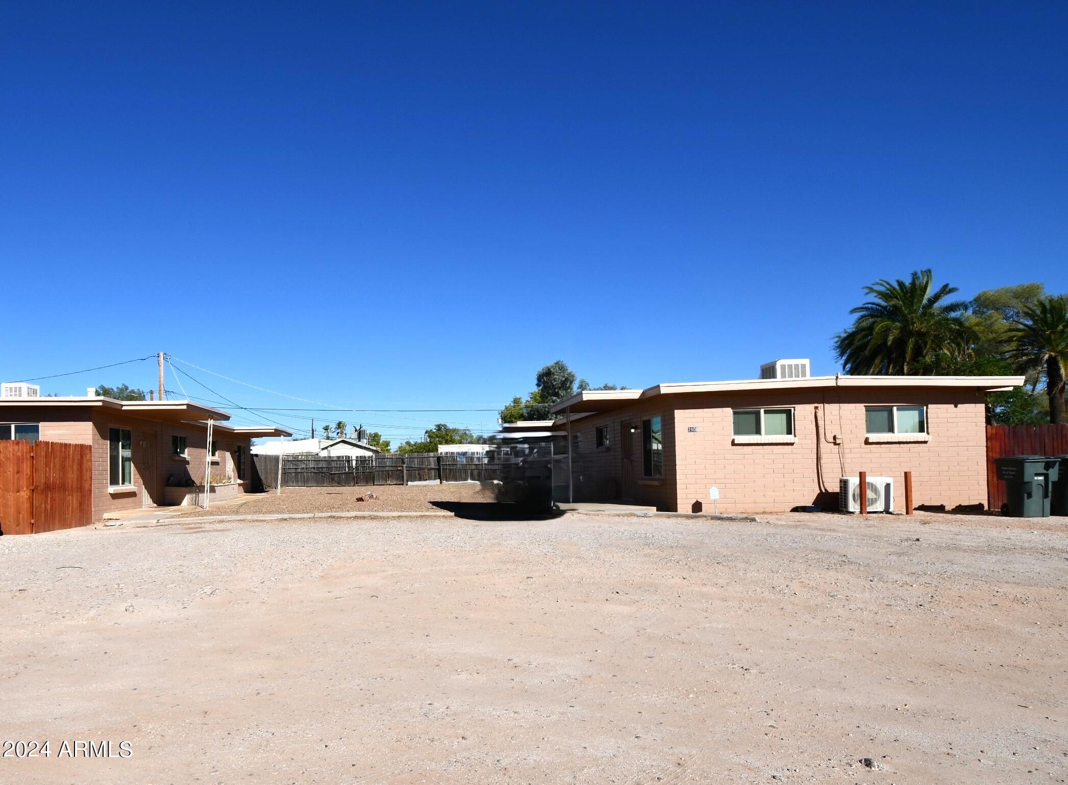 2906 N Euclid Avenue Property Photo 3
