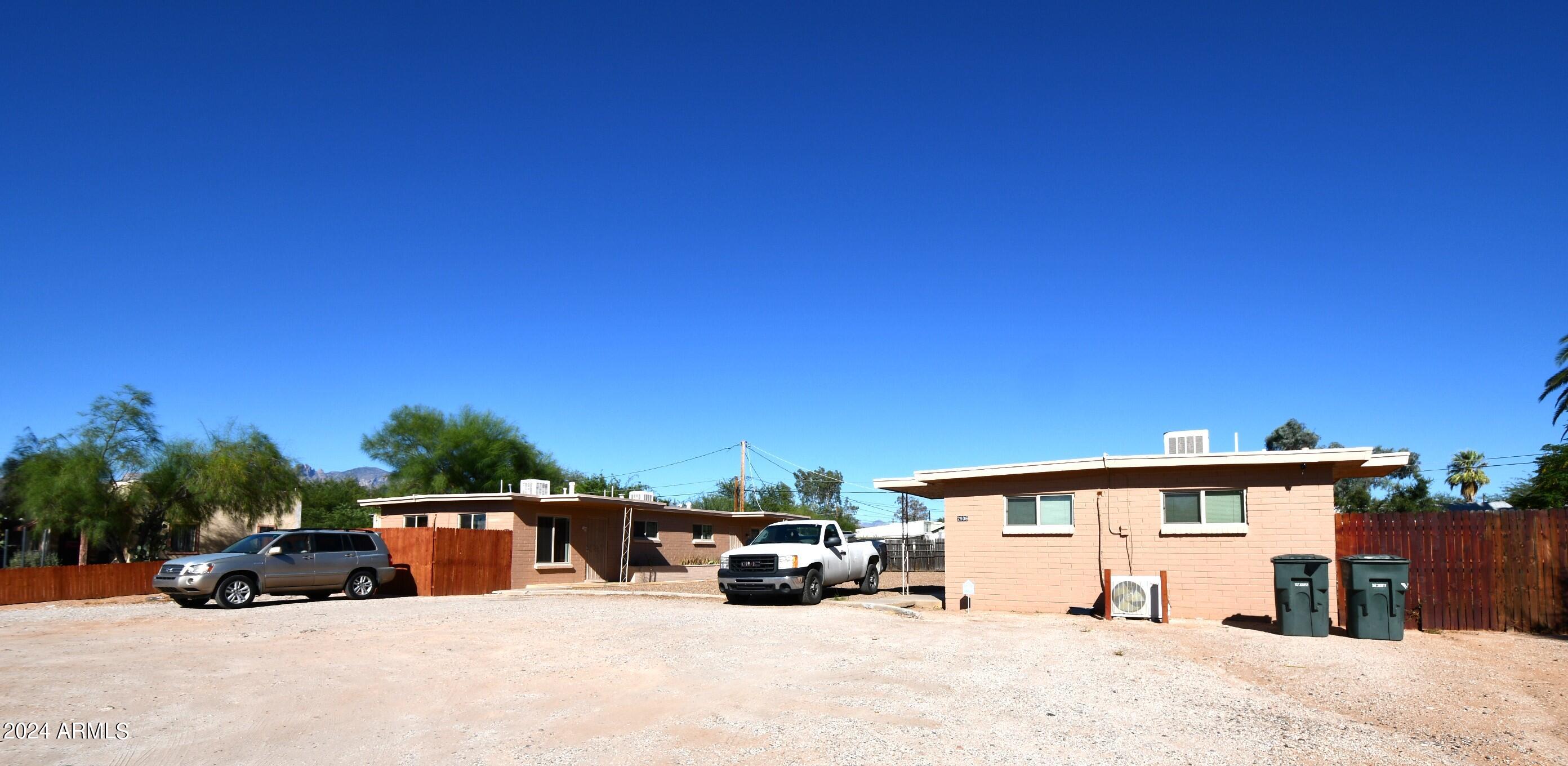 2906 N Euclid Avenue Property Photo 4