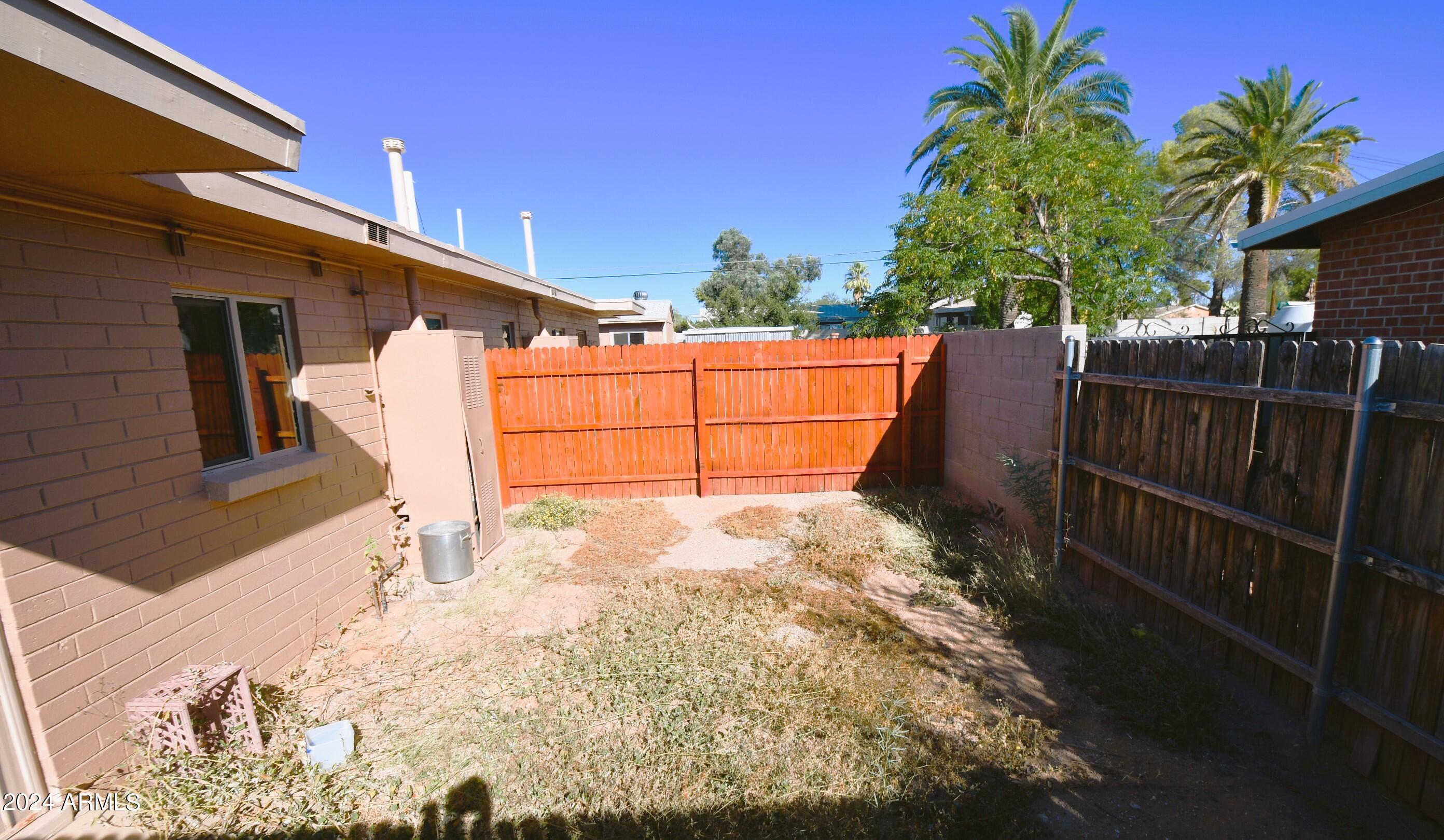 2906 N Euclid Avenue Property Photo 5