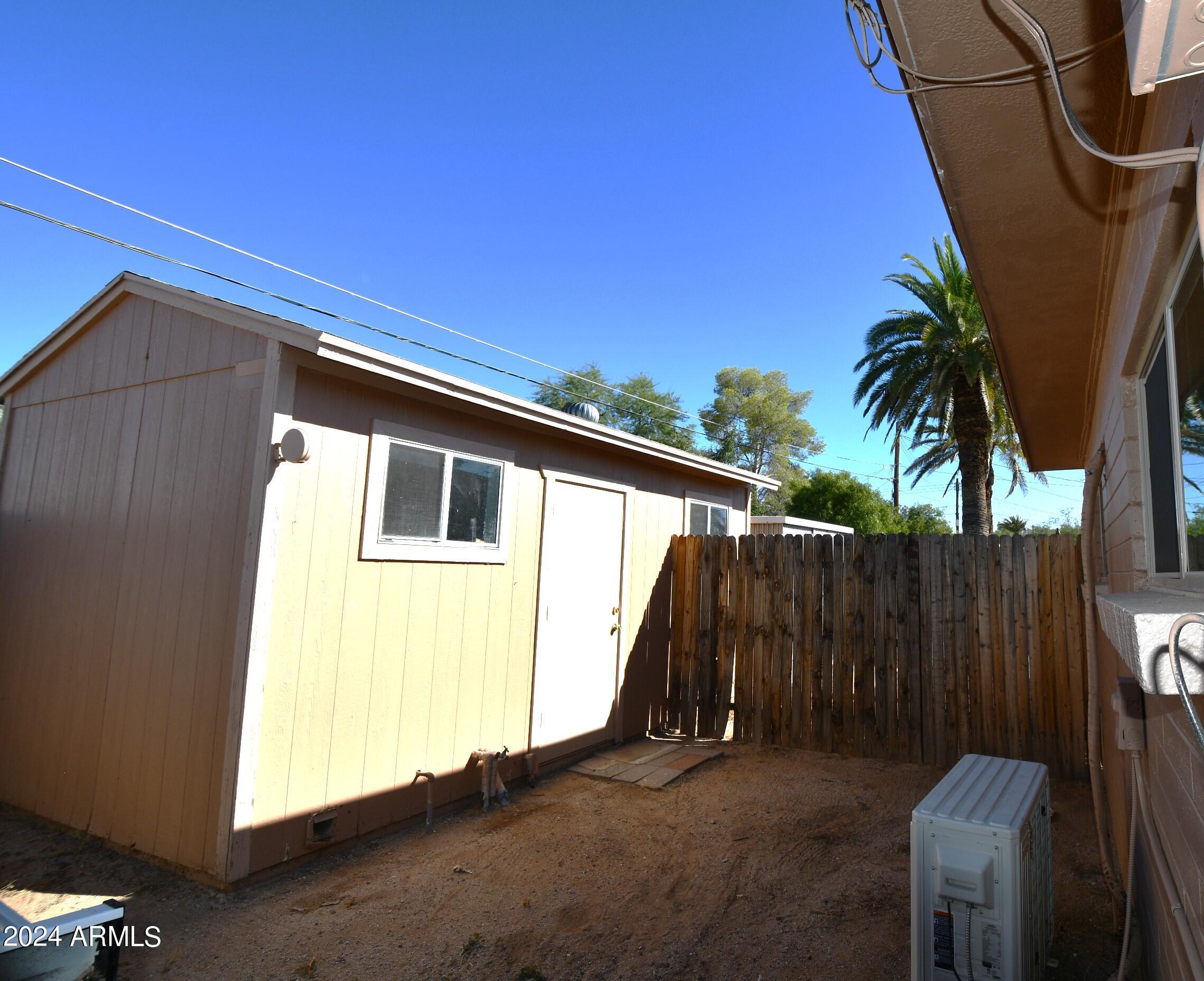 2906 N Euclid Avenue Property Photo 6