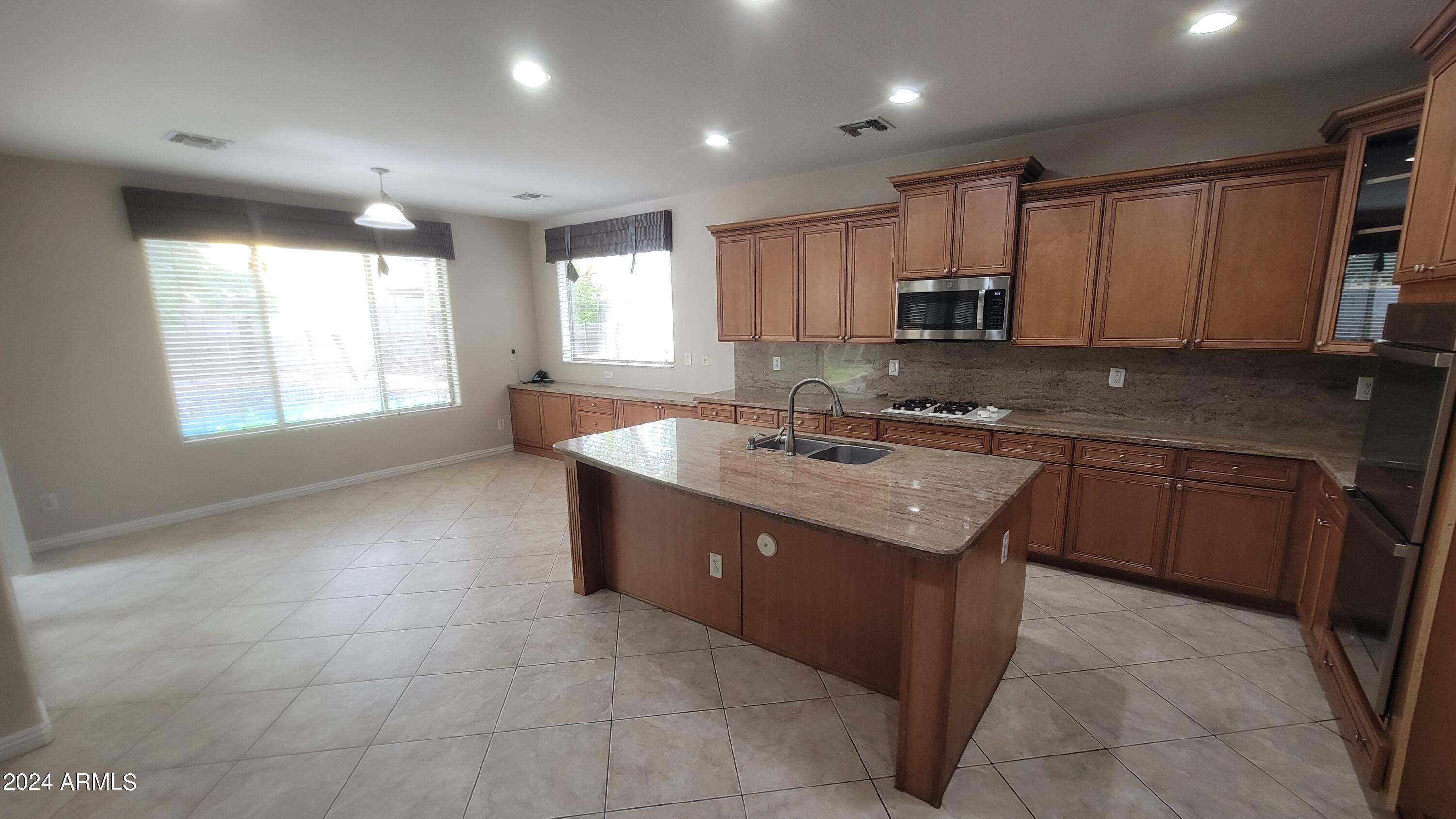 7318 N Kirsten Avenue Property Photo 13
