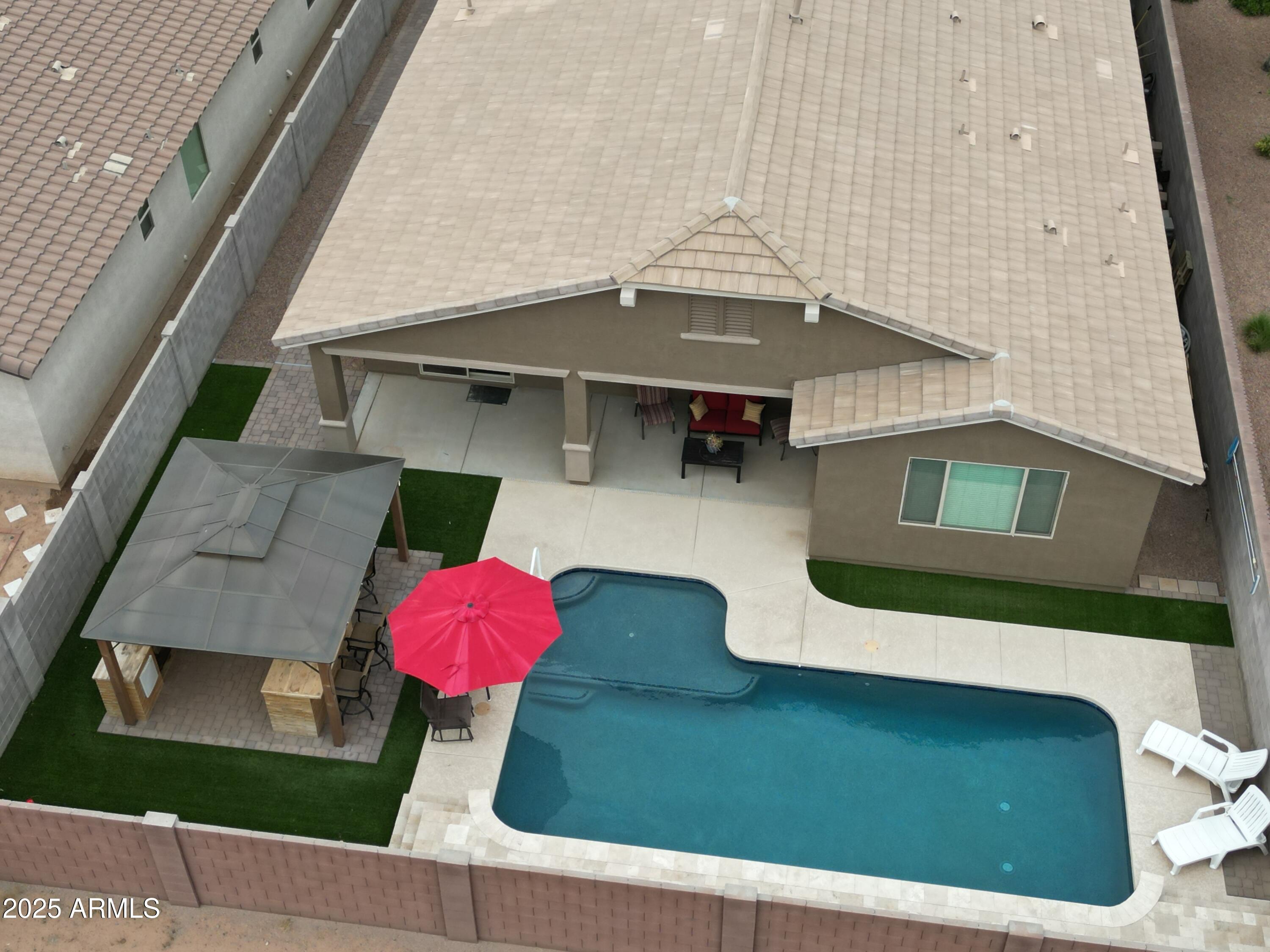 59 W Hackberry Avenue Property Photo 2