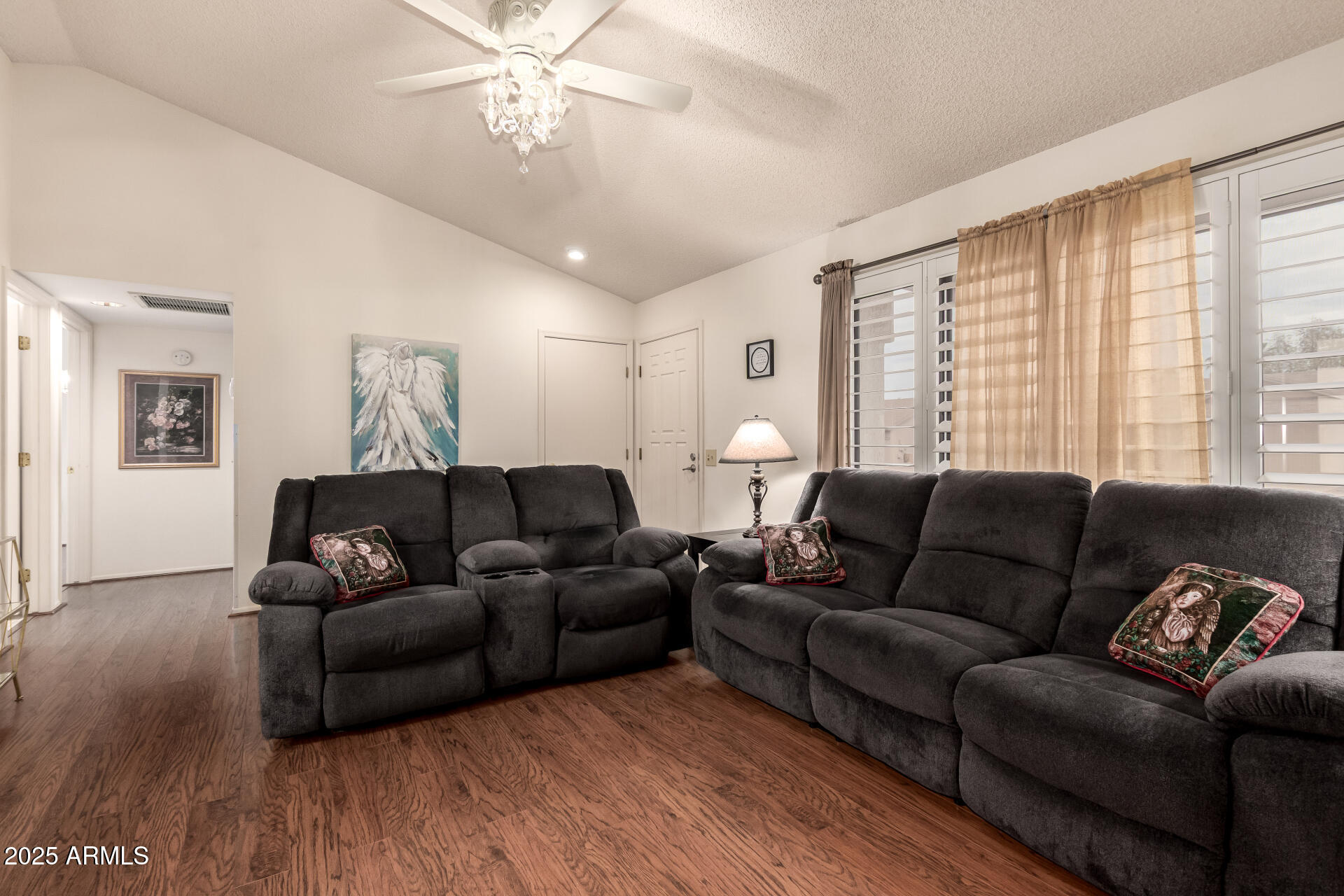 20842 N Gable Hill Drive Property Photo 4