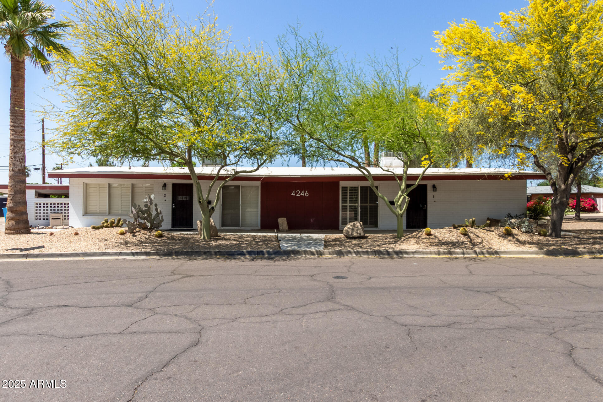 4246 N 31st Place Property Photo 1