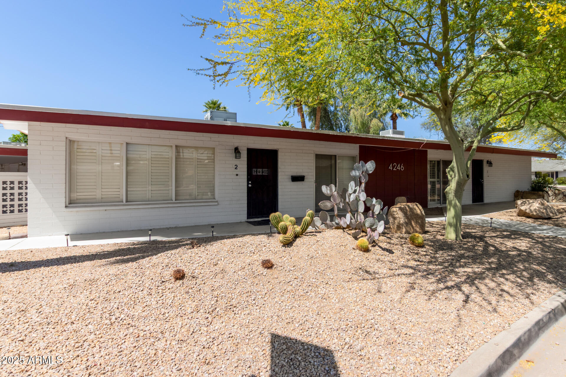 4246 N 31st Place Property Photo 2