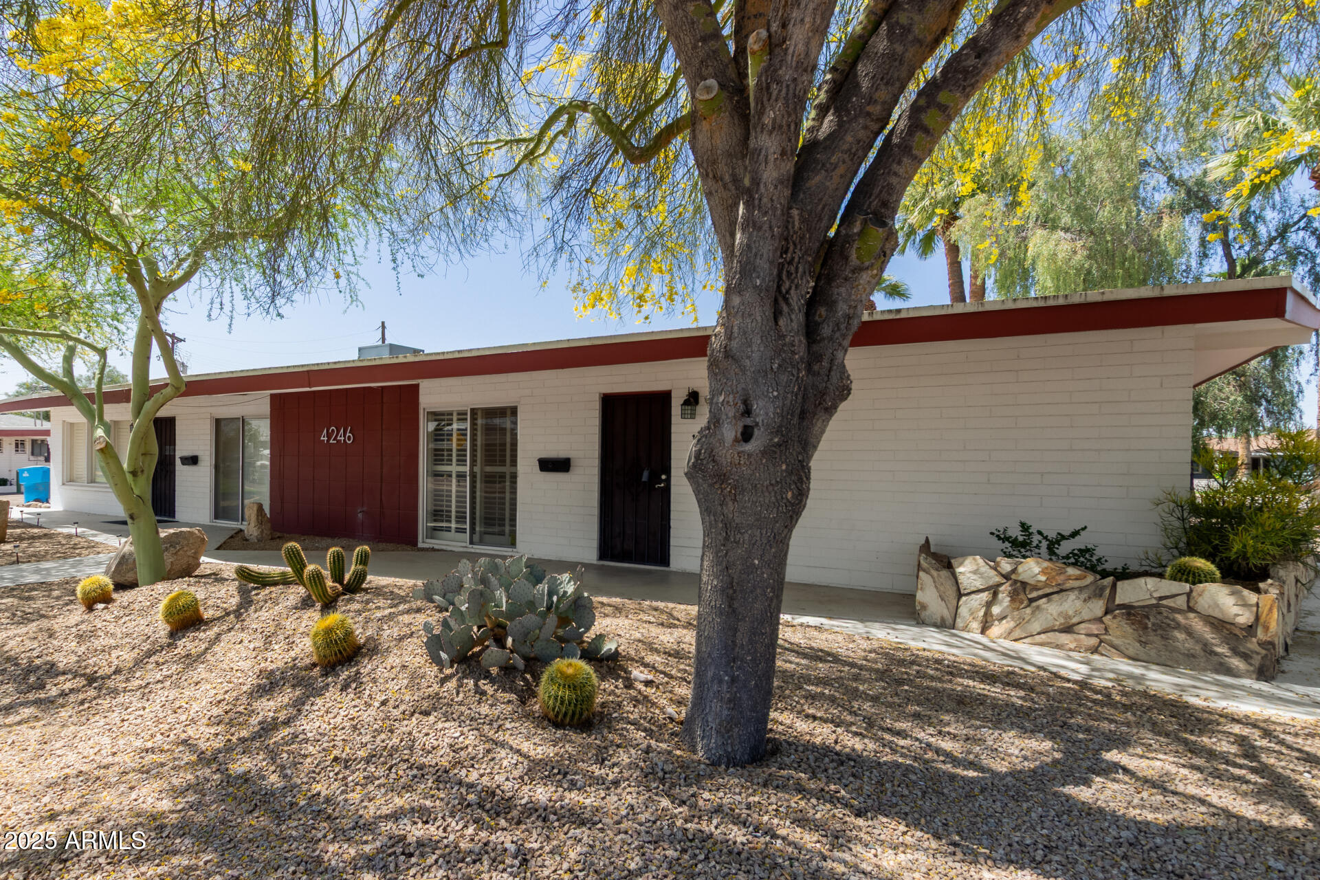 4246 N 31st Place Property Photo 3