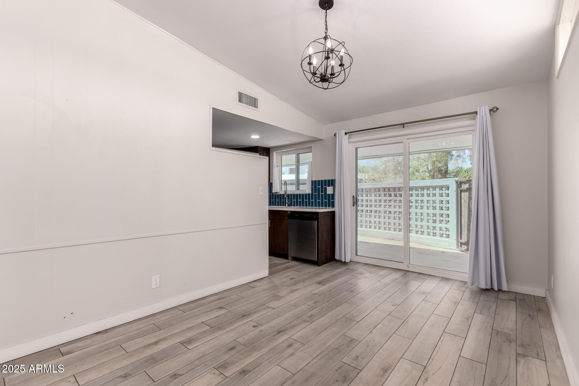 4246 N 31st Place Property Photo 8