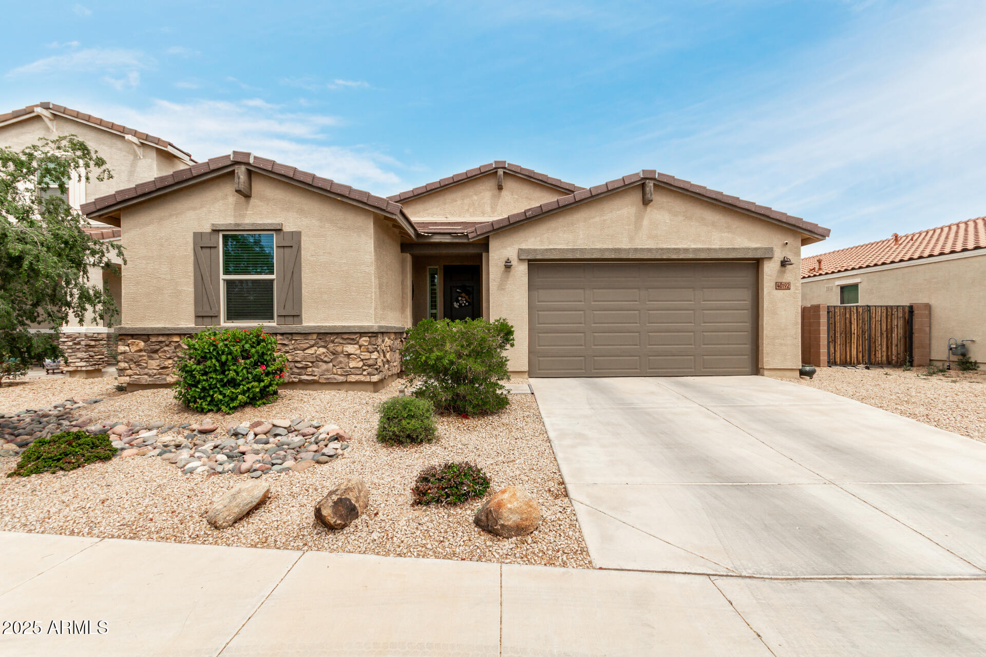 40192 W Brandt Drive Property Photo 1