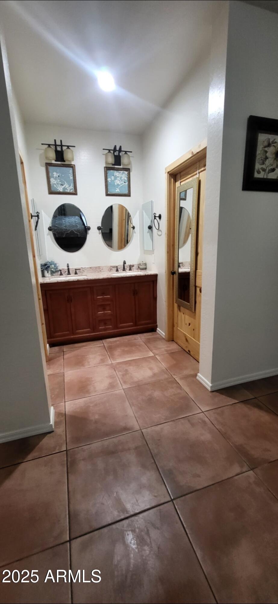 3515 E Sheldon Road Property Photo 13