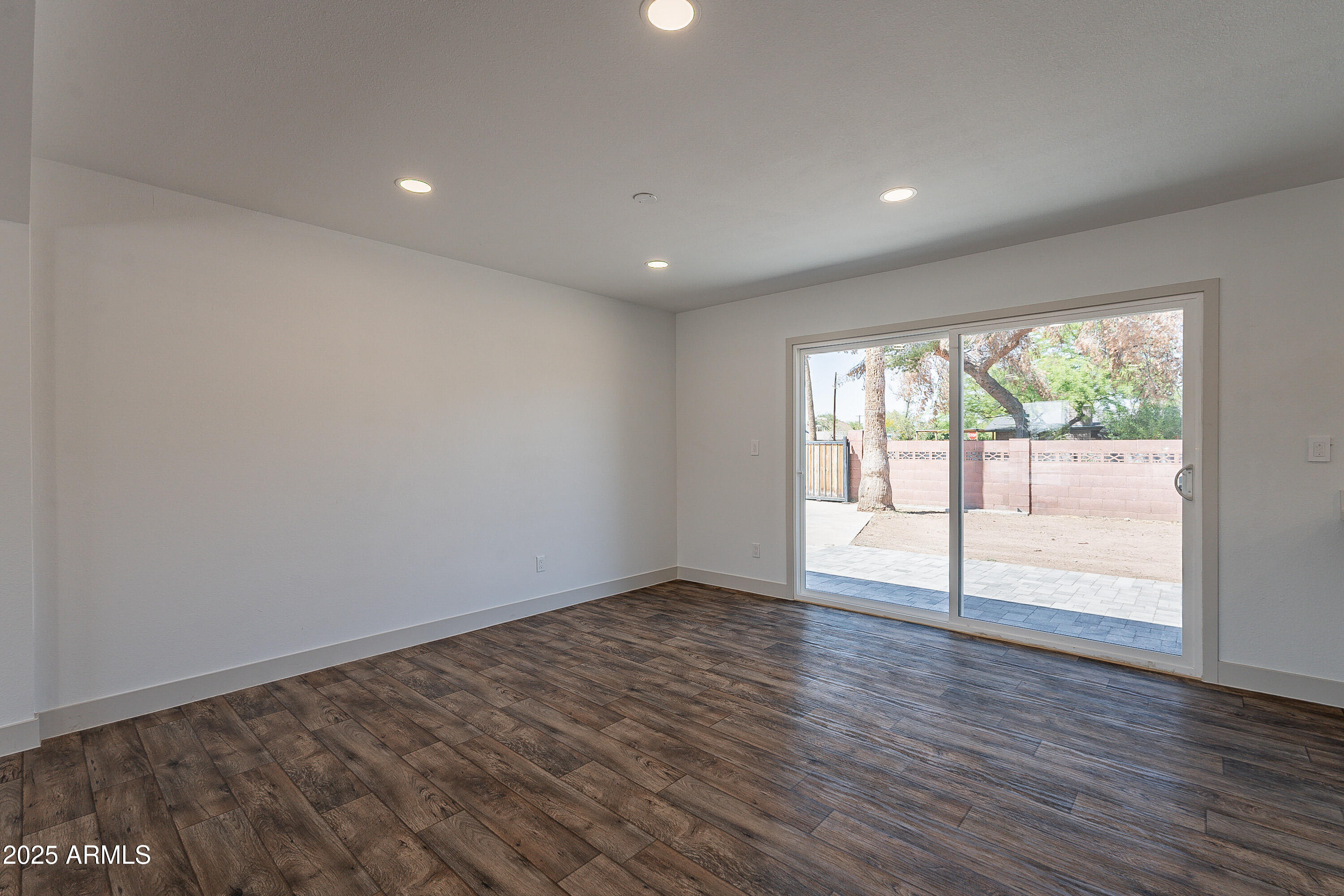 102 E Santa Cruz Drive Property Photo 11