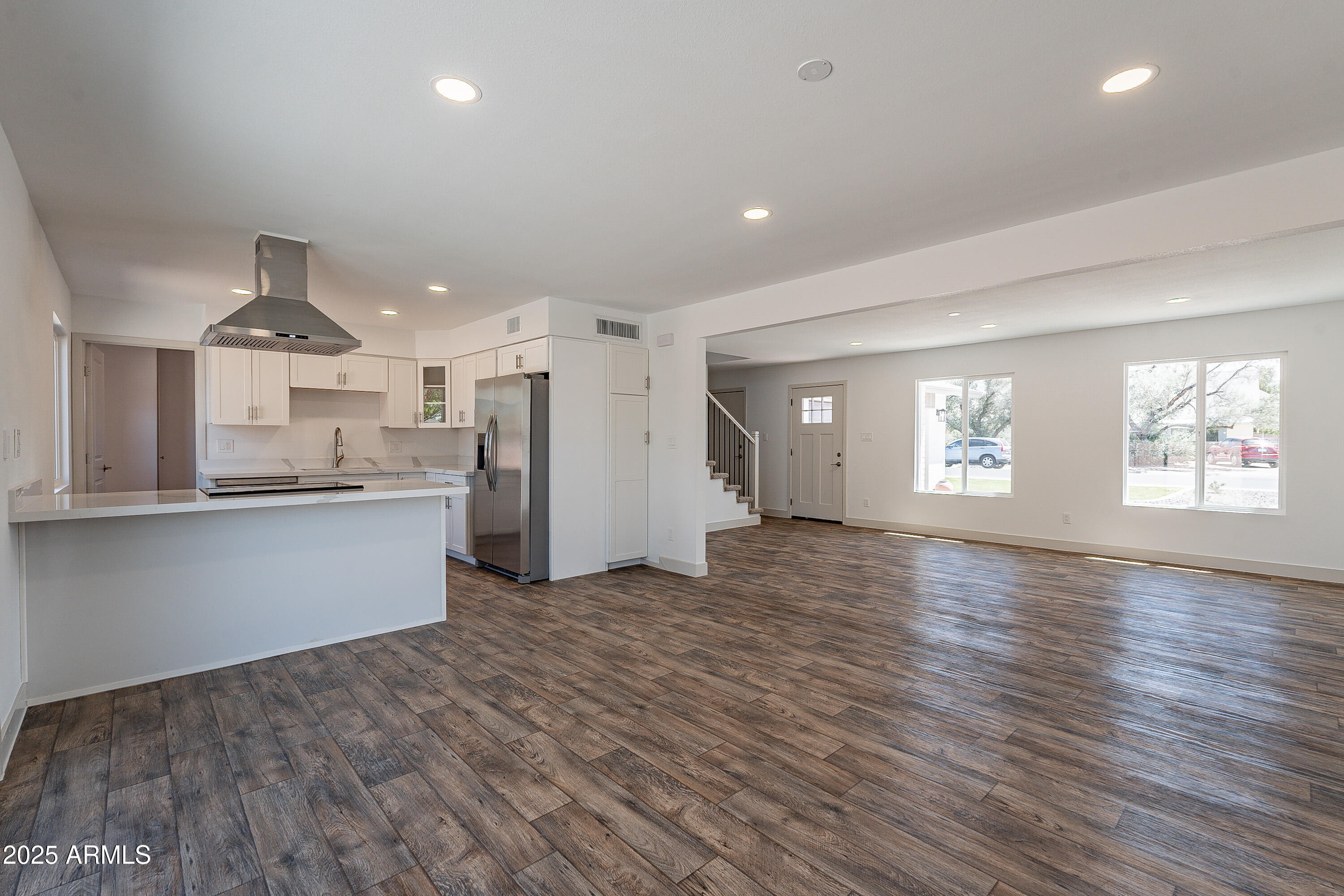 102 E Santa Cruz Drive Property Photo 13