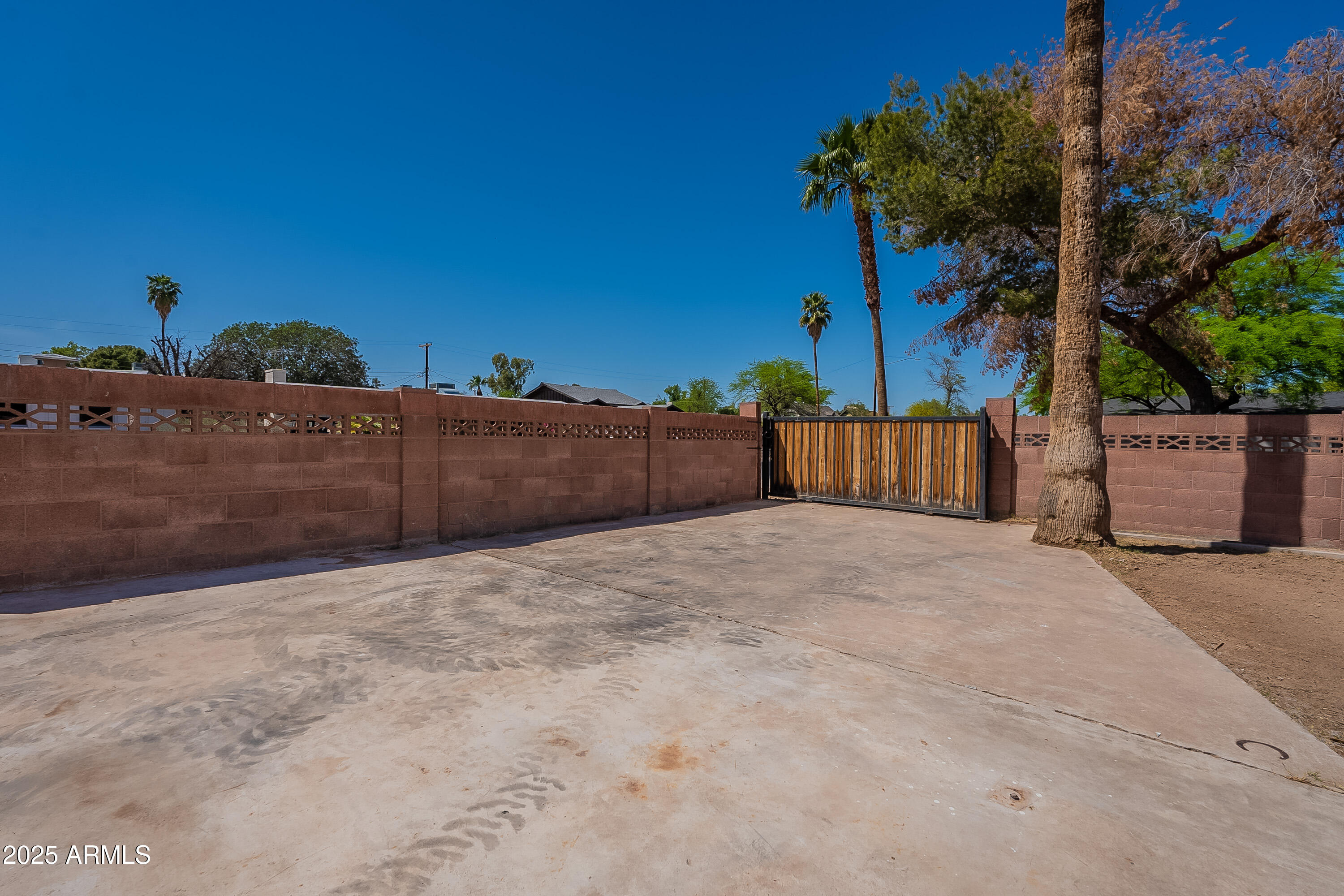 102 E Santa Cruz Drive Property Photo 44