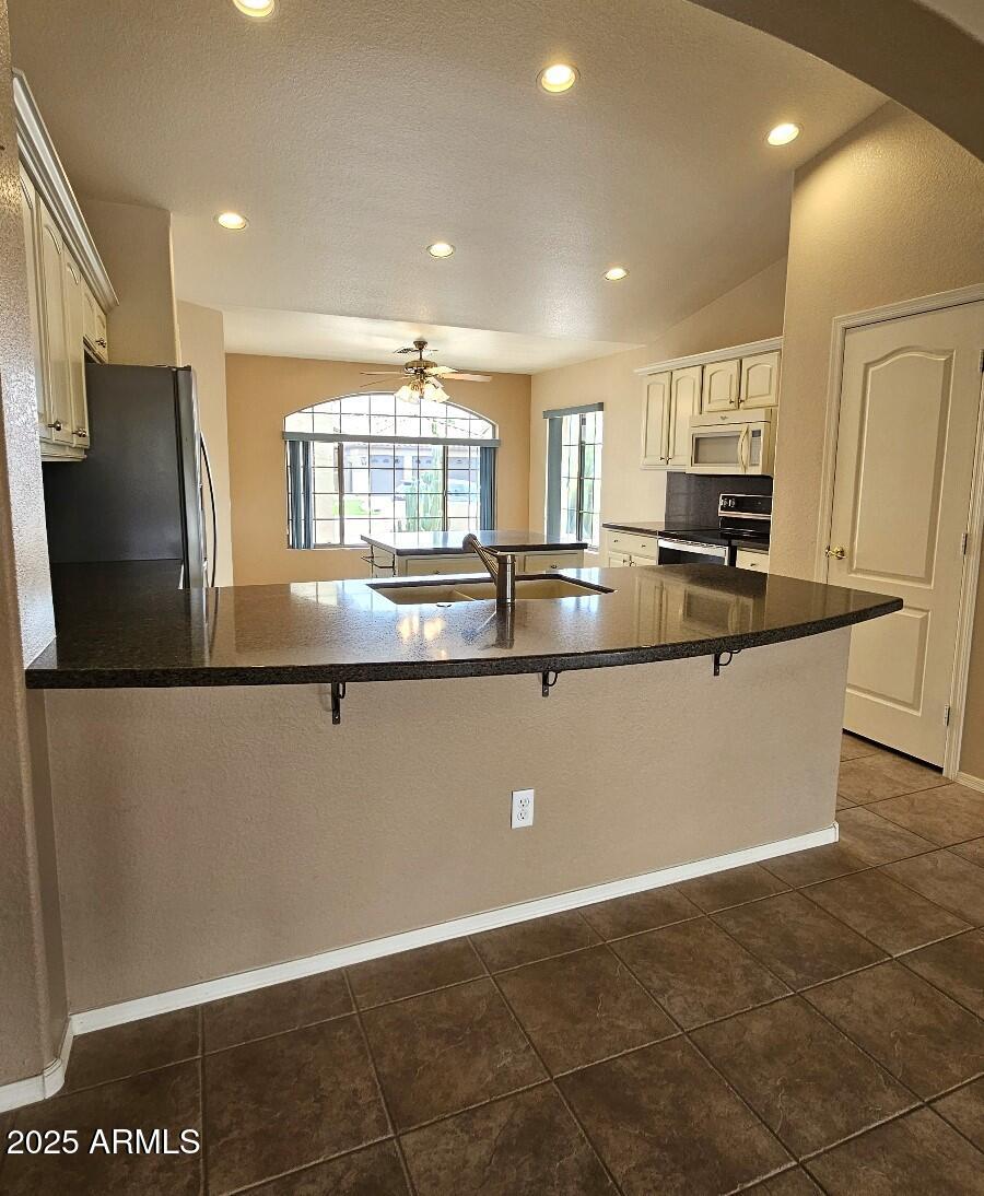 15973 W Sheila Lane Property Photo 6