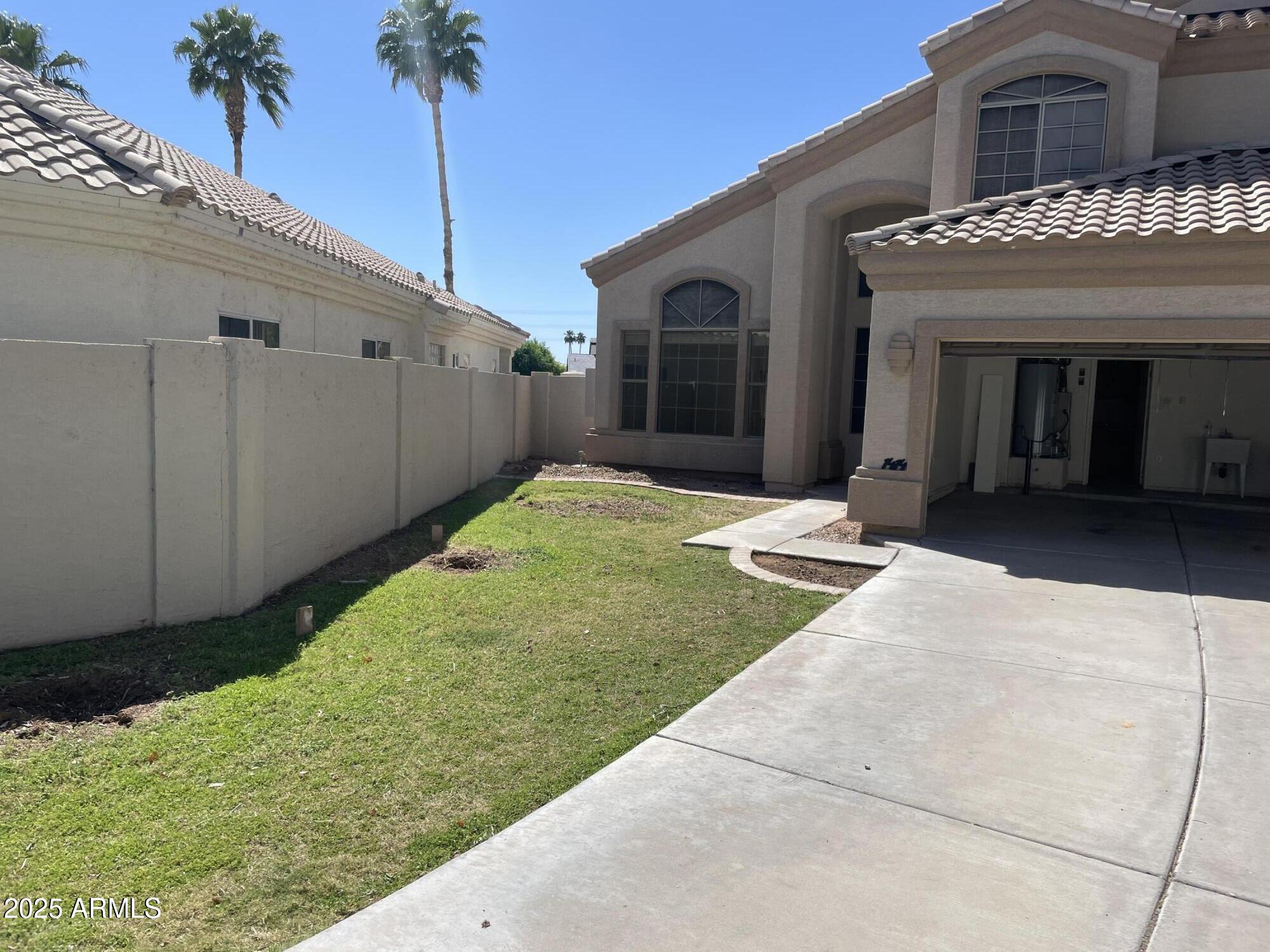 1414 N Palmsprings Drive Property Photo 9