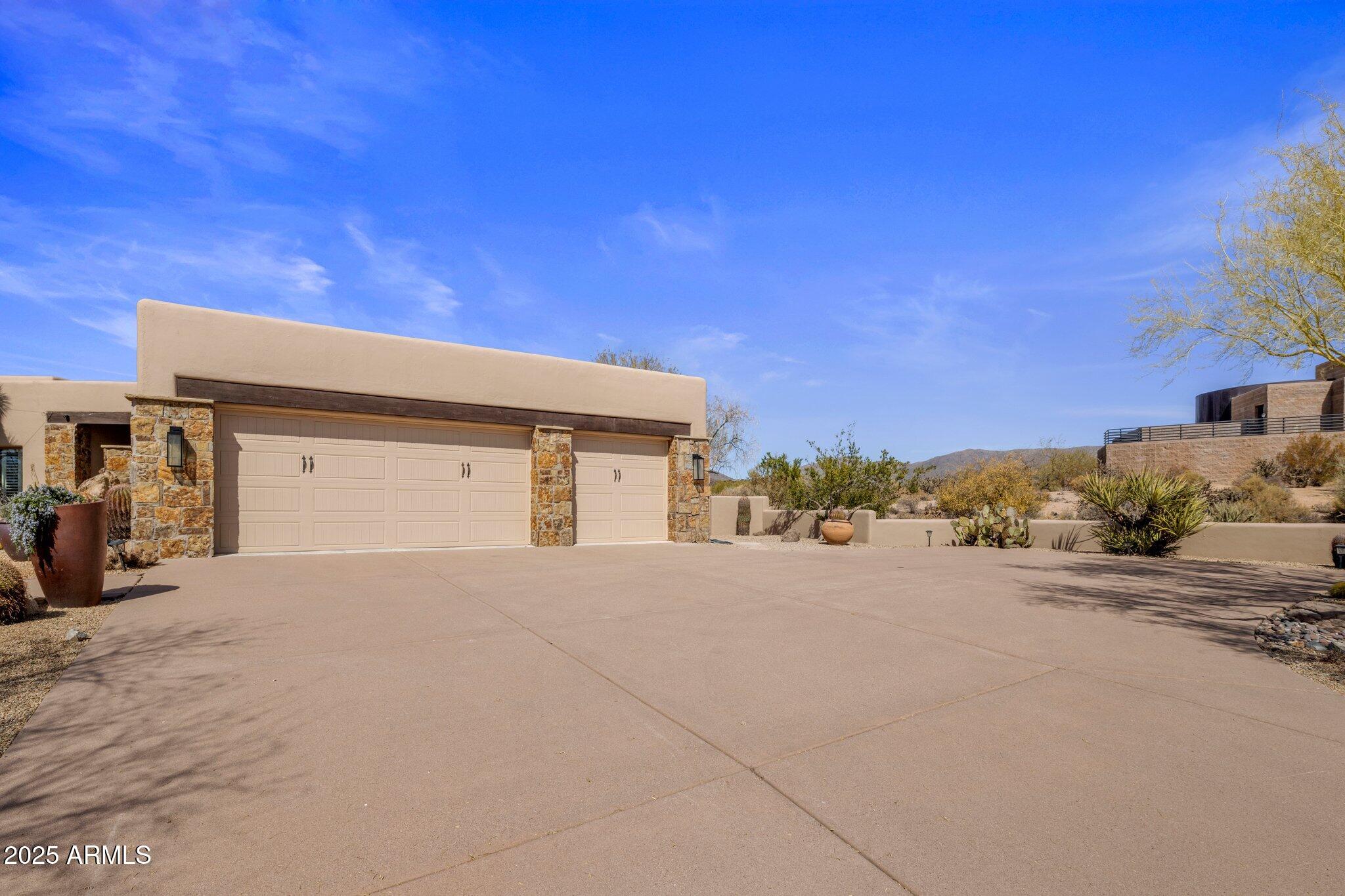 9802 E Hidden Valley Road Property Photo 32