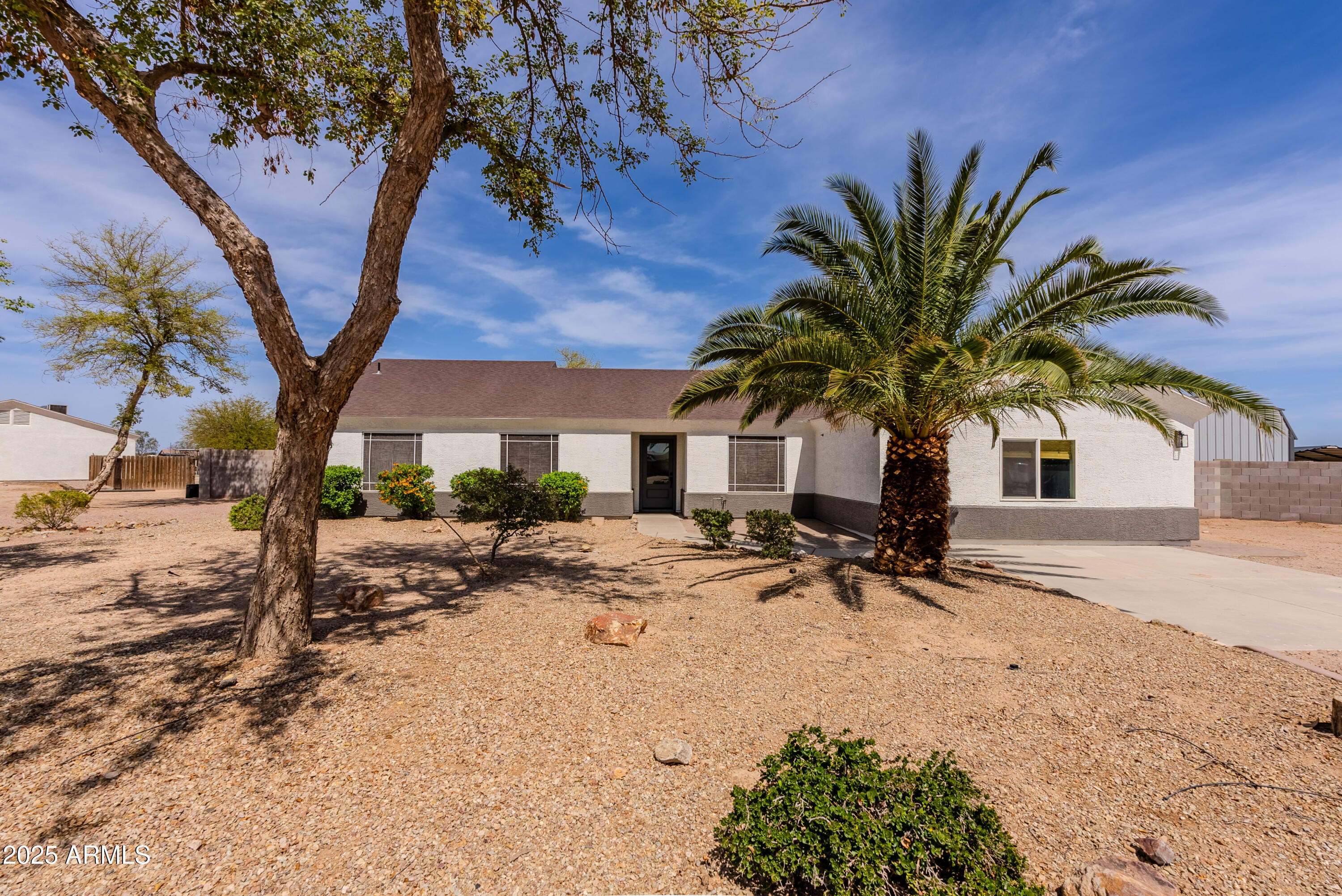 28061 N Holly Road Property Photo 2