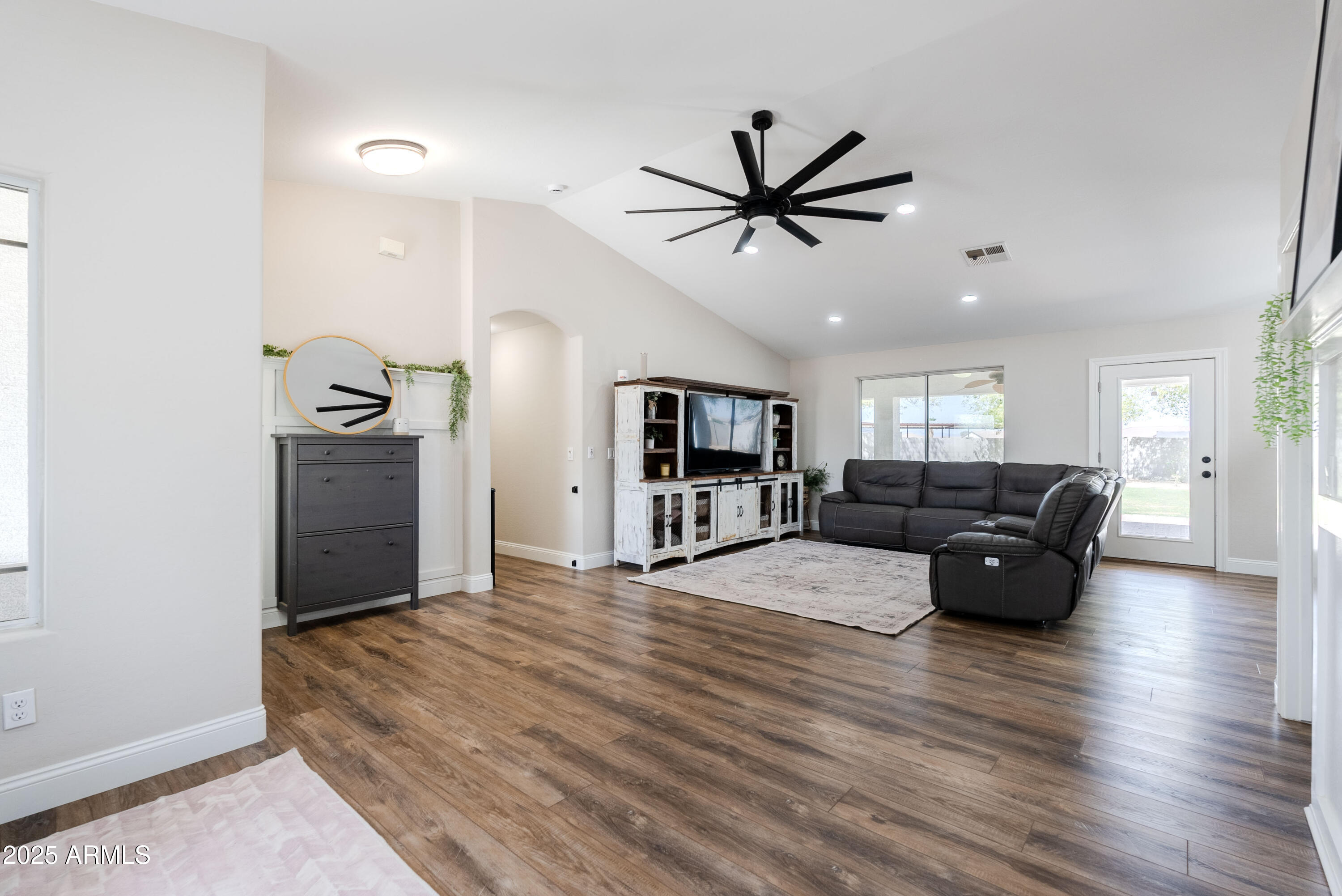 28061 N Holly Road Property Photo 12
