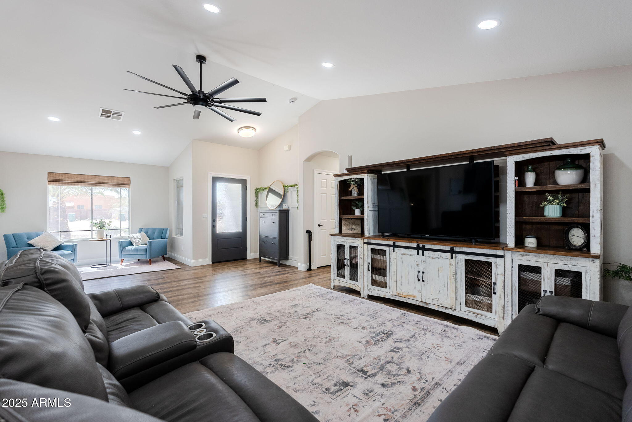 28061 N Holly Road Property Photo 14