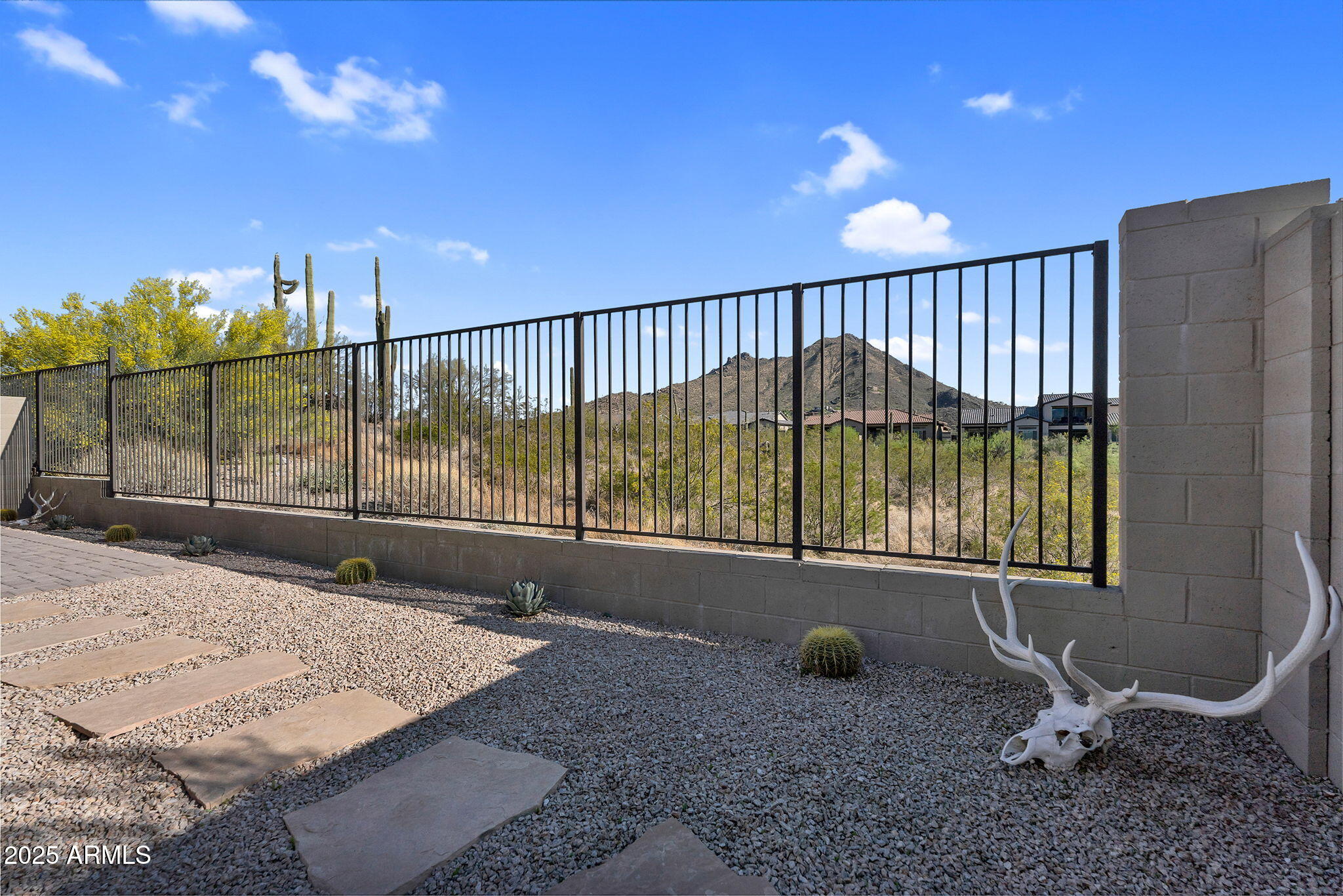 38500 N School House Road Property Photo 5
