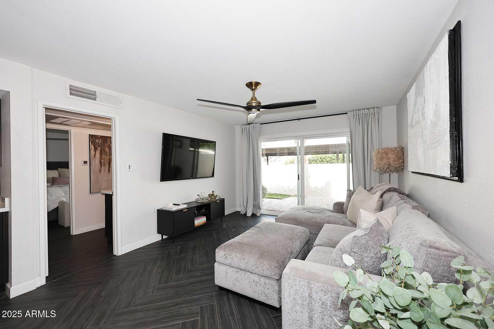 7350 N Via Paseo Del Sur Property Photo 5