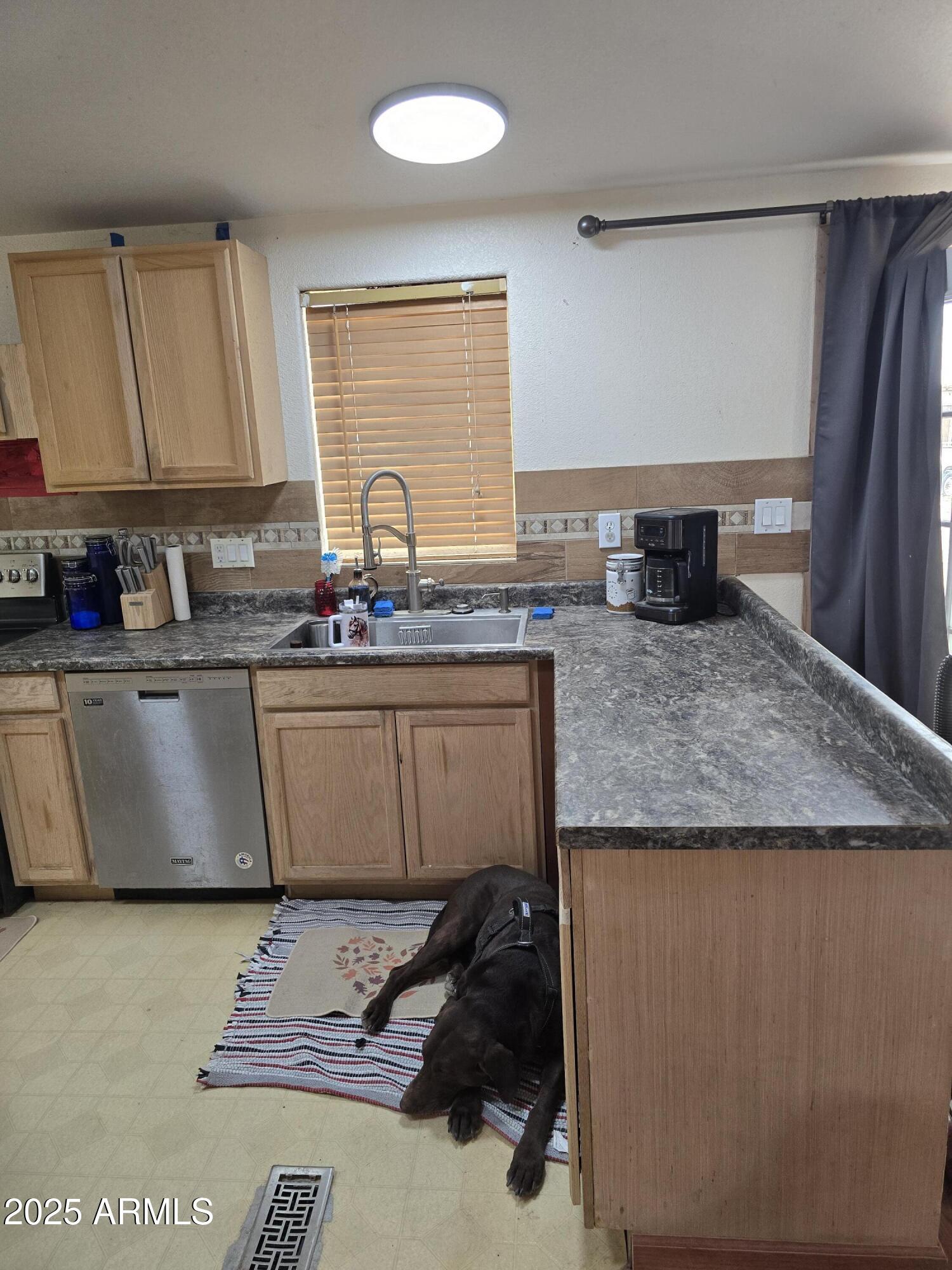 19111 W Clarendon Avenue Property Photo 6