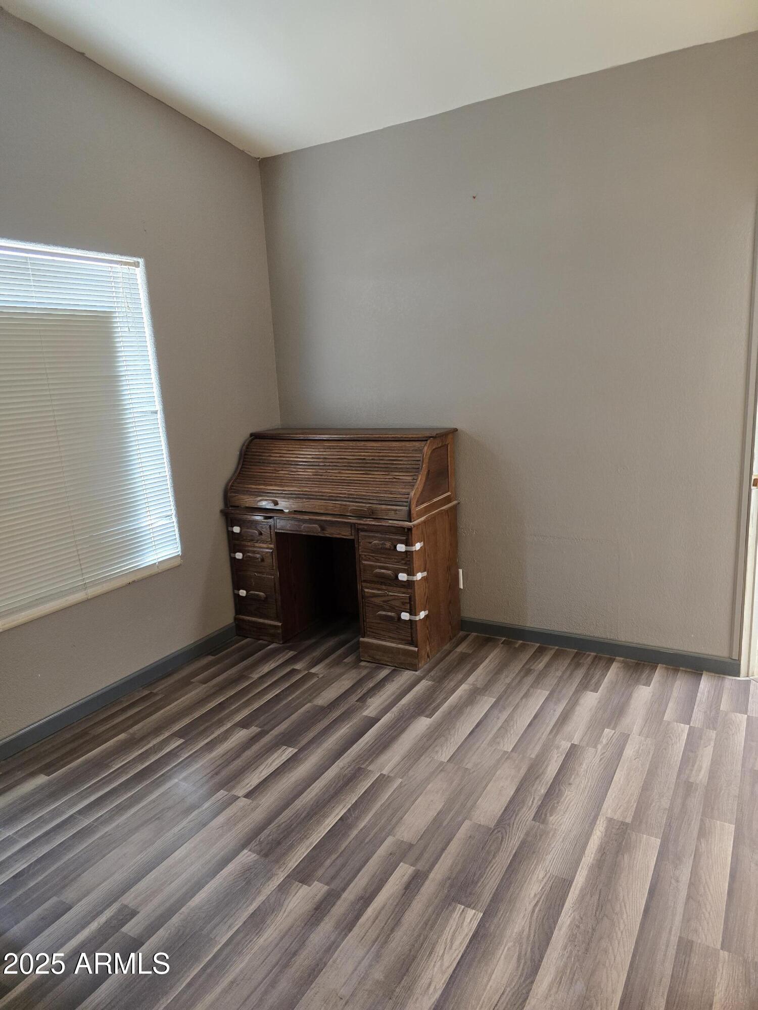 19111 W Clarendon Avenue Property Photo 18