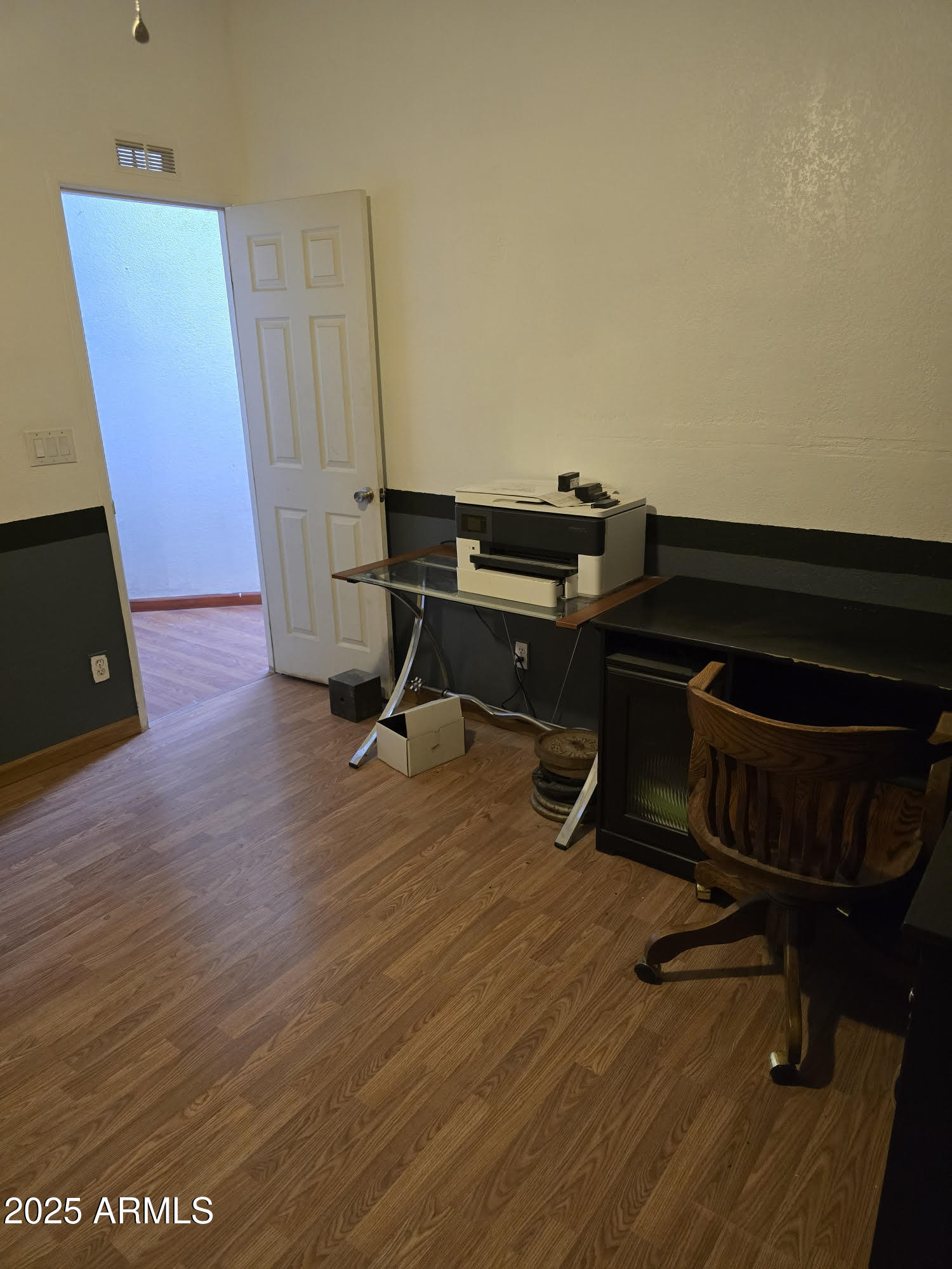 19111 W Clarendon Avenue Property Photo 30