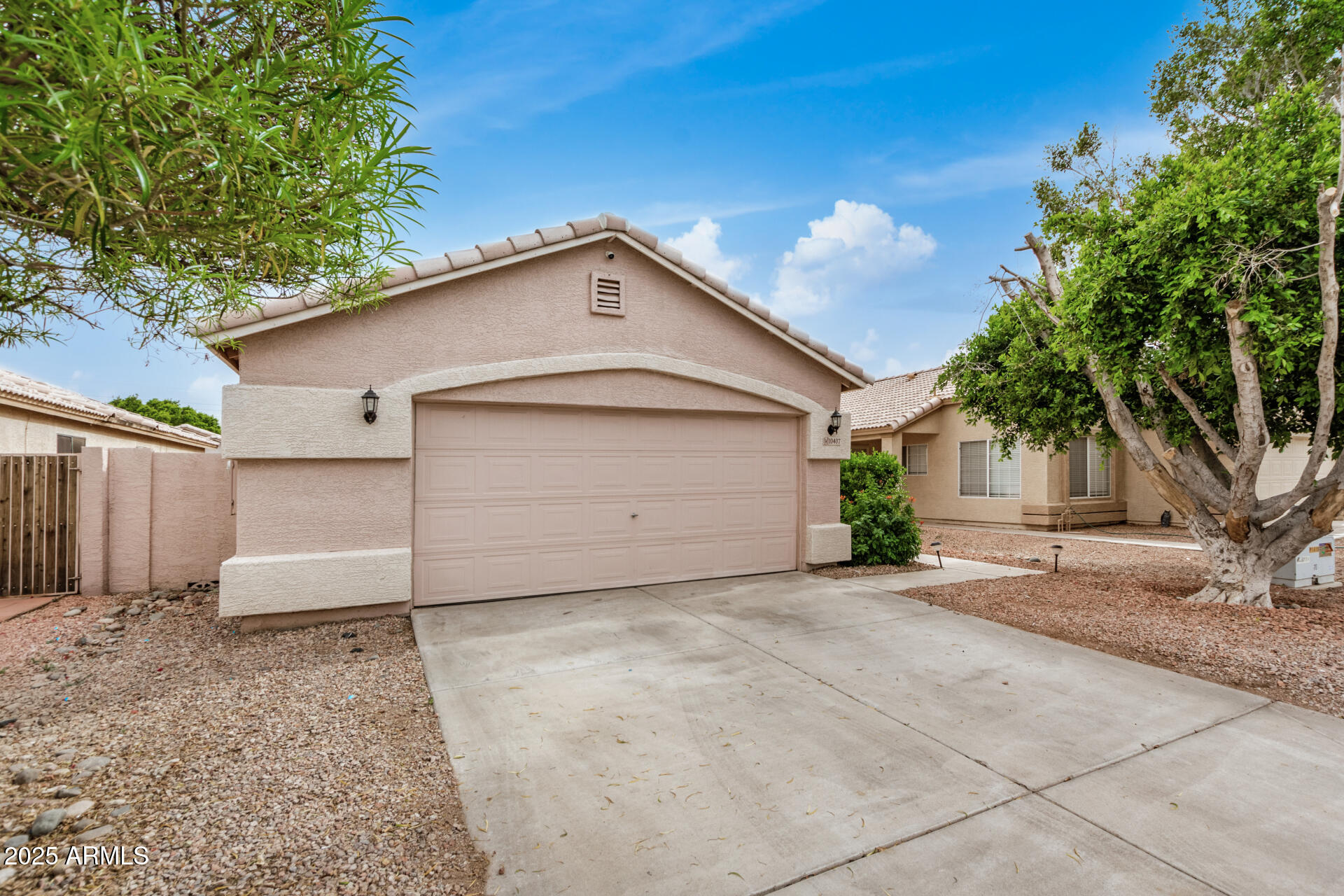 10407 W Reade Avenue Property Photo 4