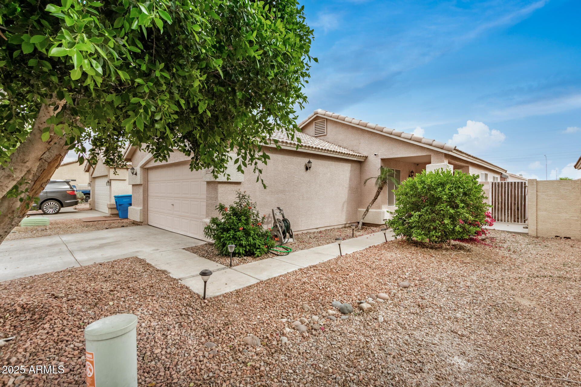 10407 W Reade Avenue Property Photo 6