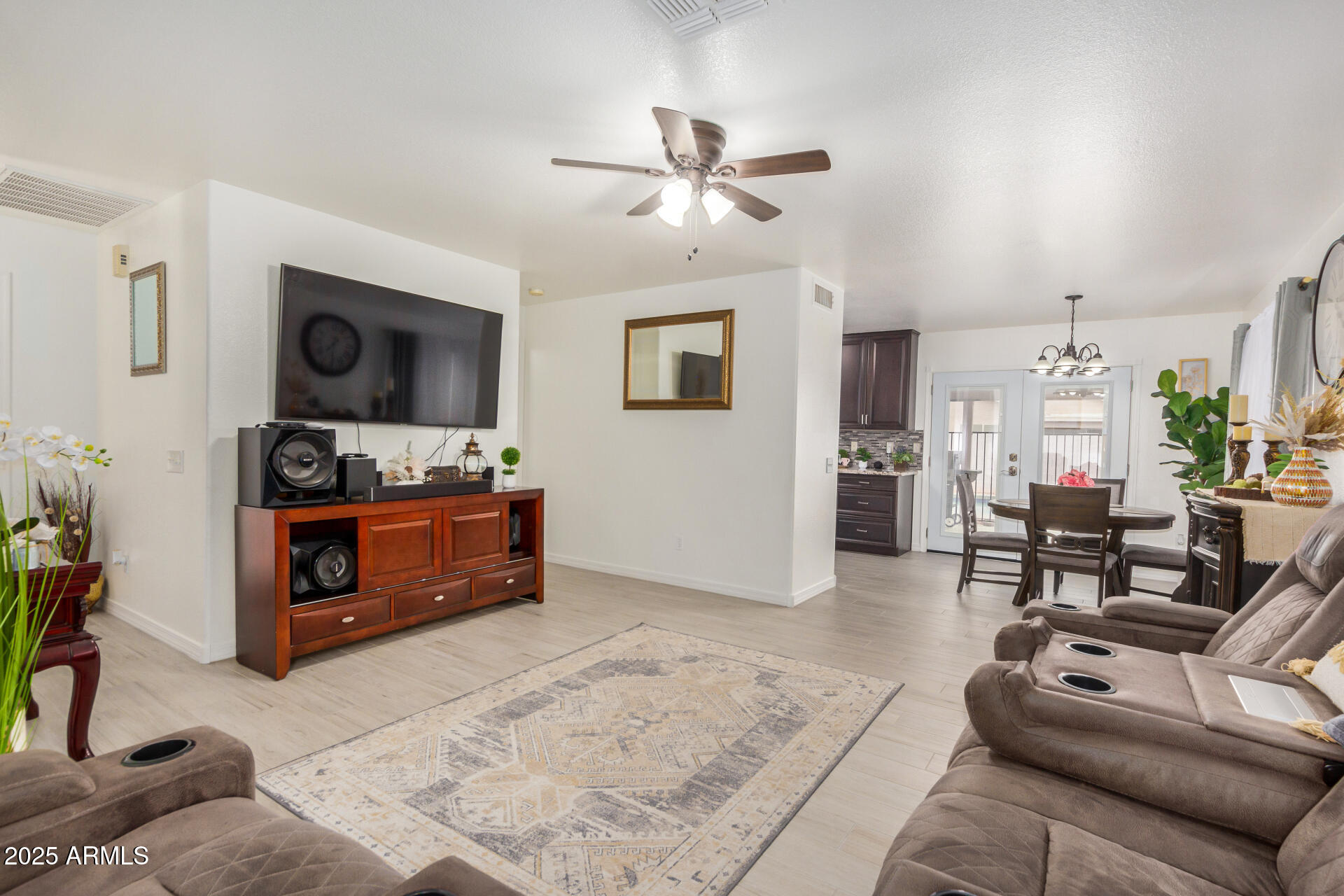 10407 W Reade Avenue Property Photo 10