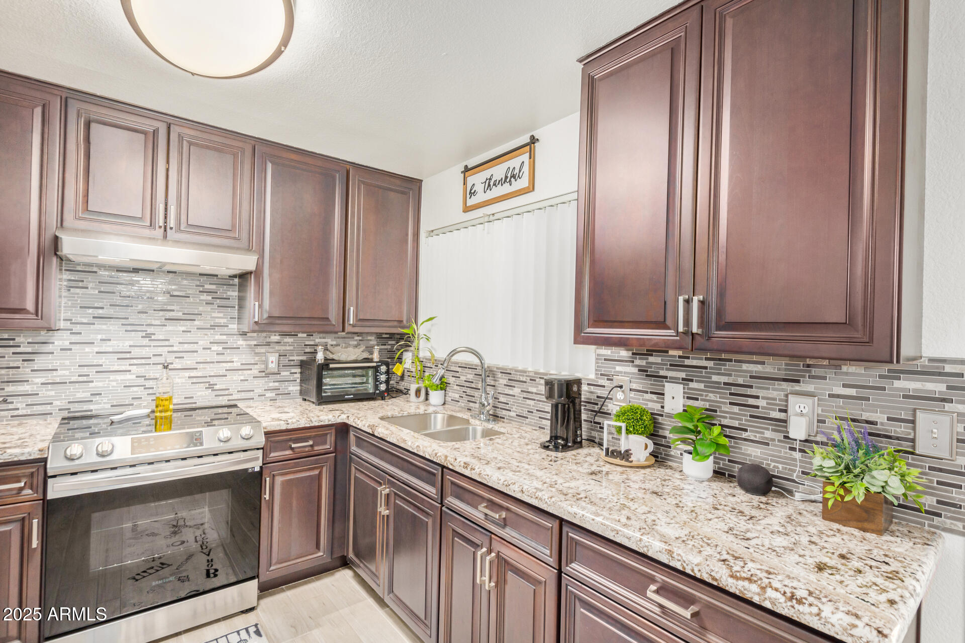 10407 W Reade Avenue Property Photo 13