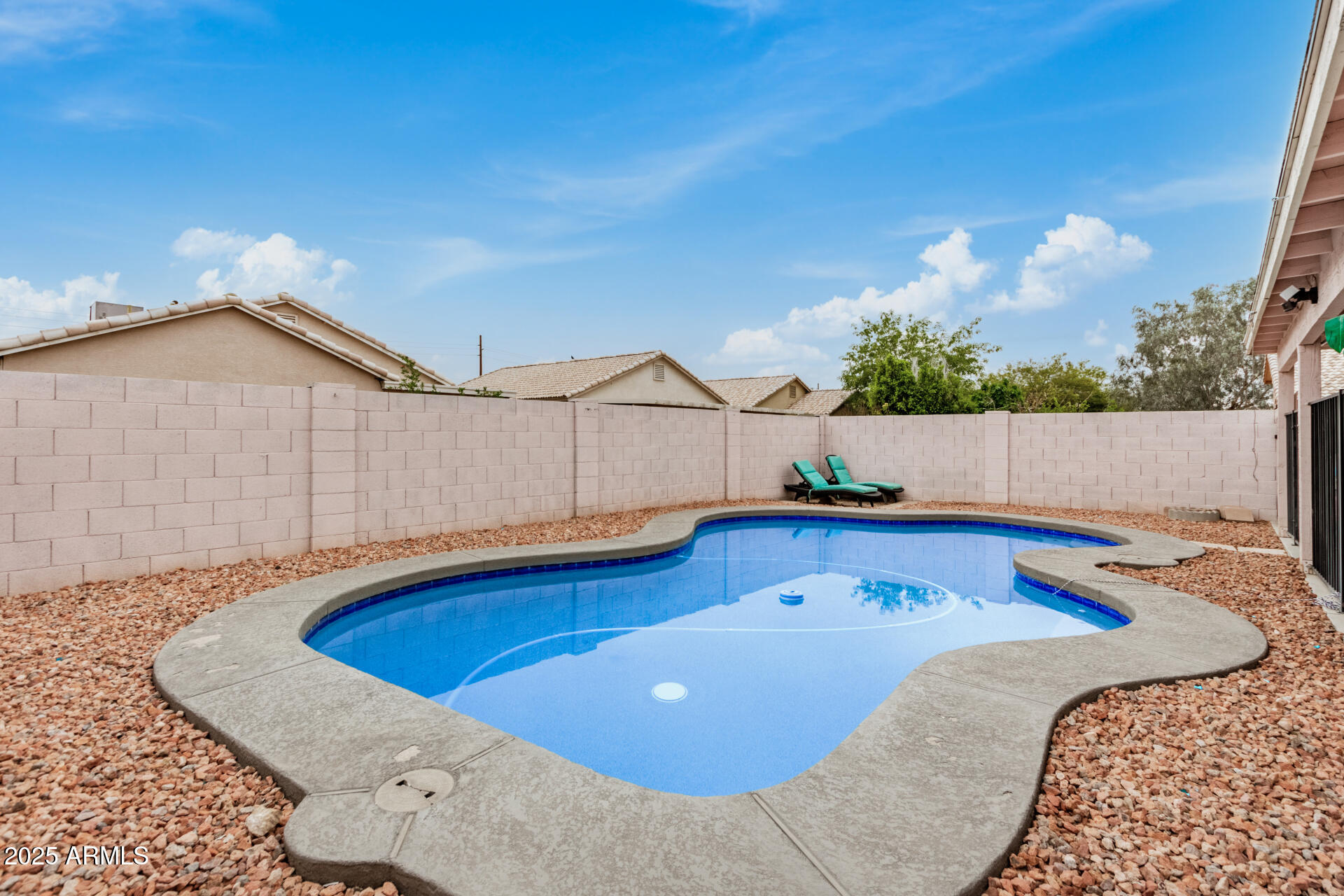 10407 W Reade Avenue Property Photo 28