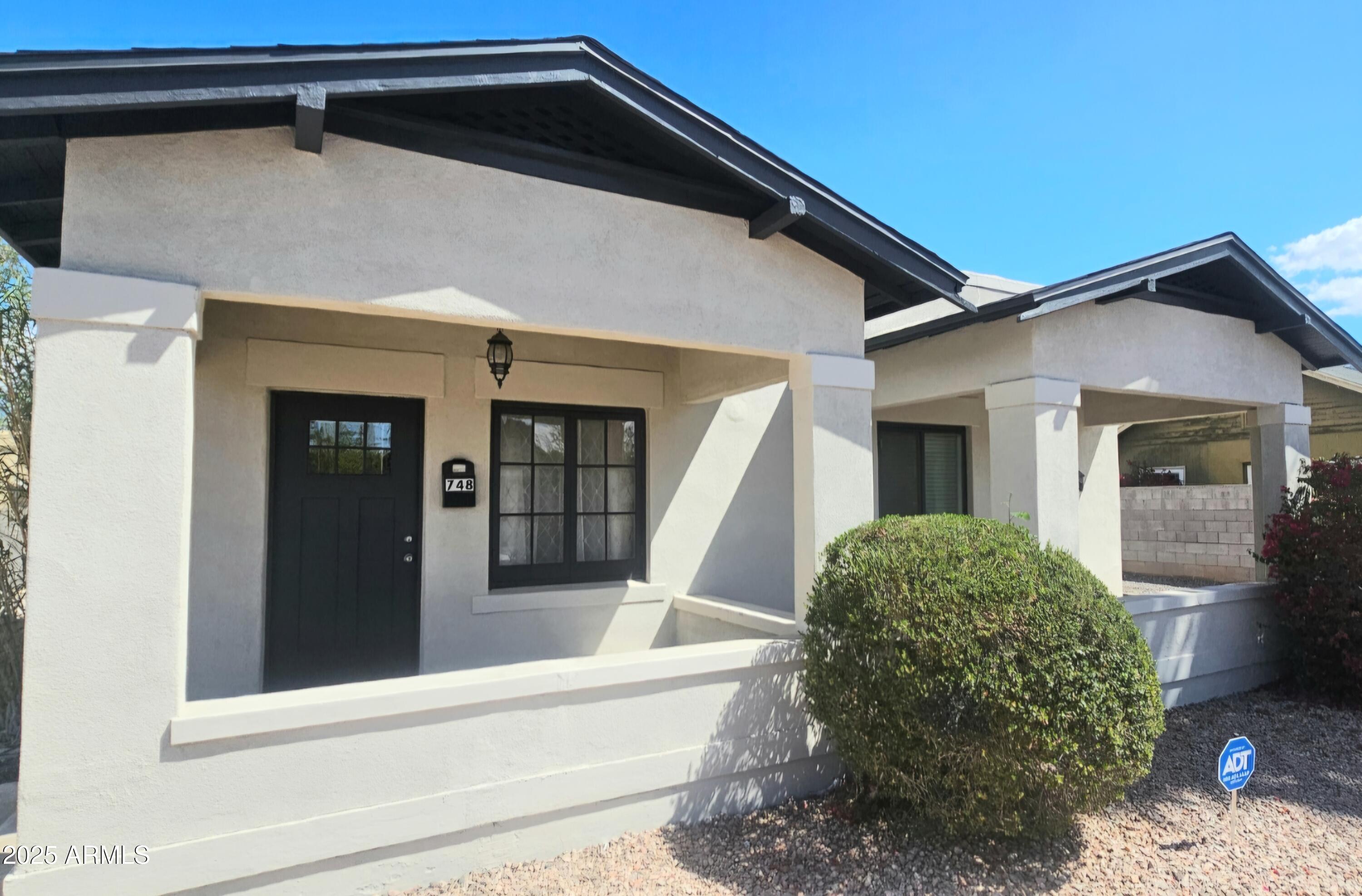 748 E Mckinley Street Property Photo