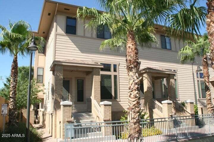 738 S Beck Avenue Property Photo 1