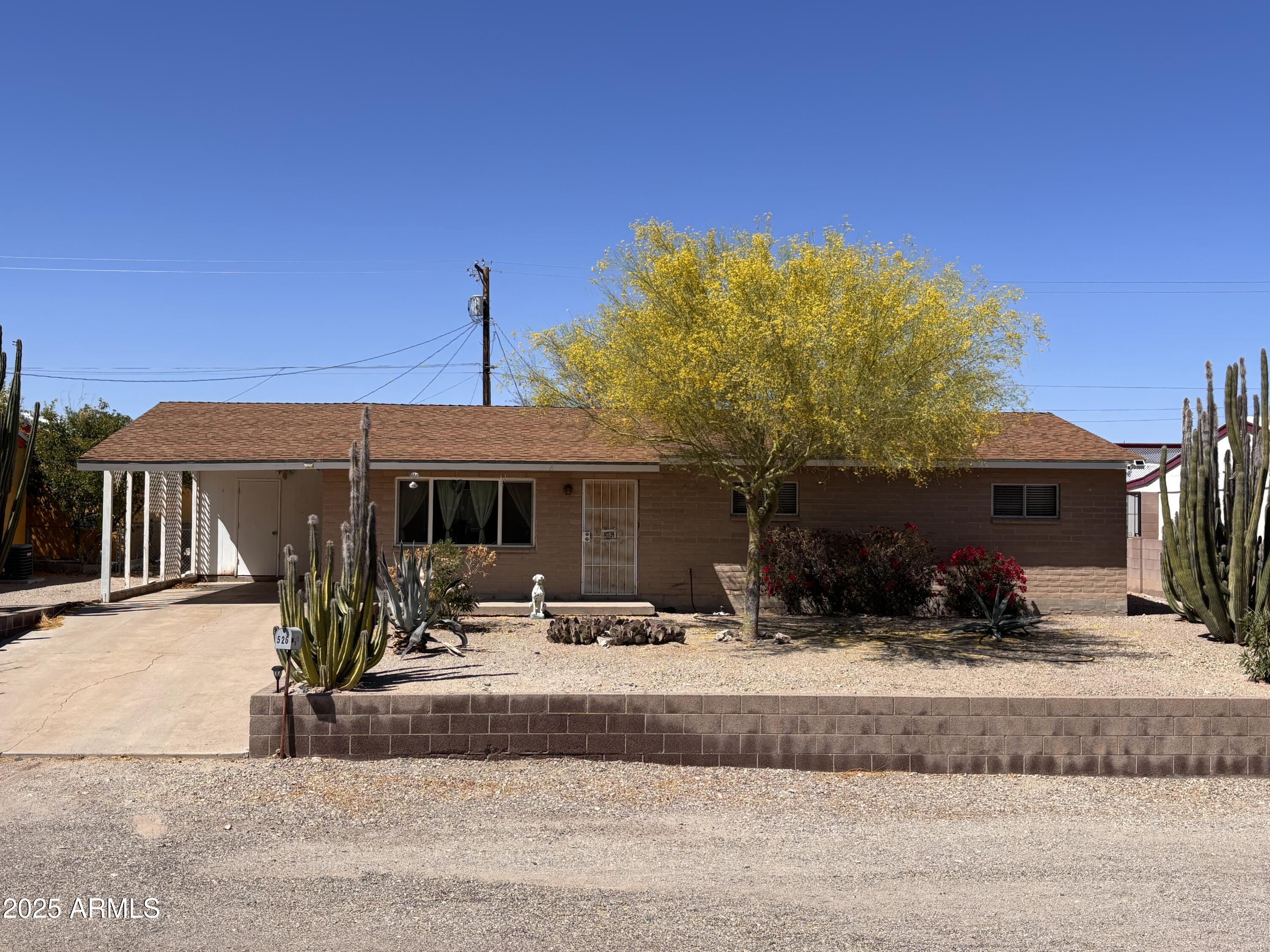 520 W Rocalla Avenue Property Photo 1