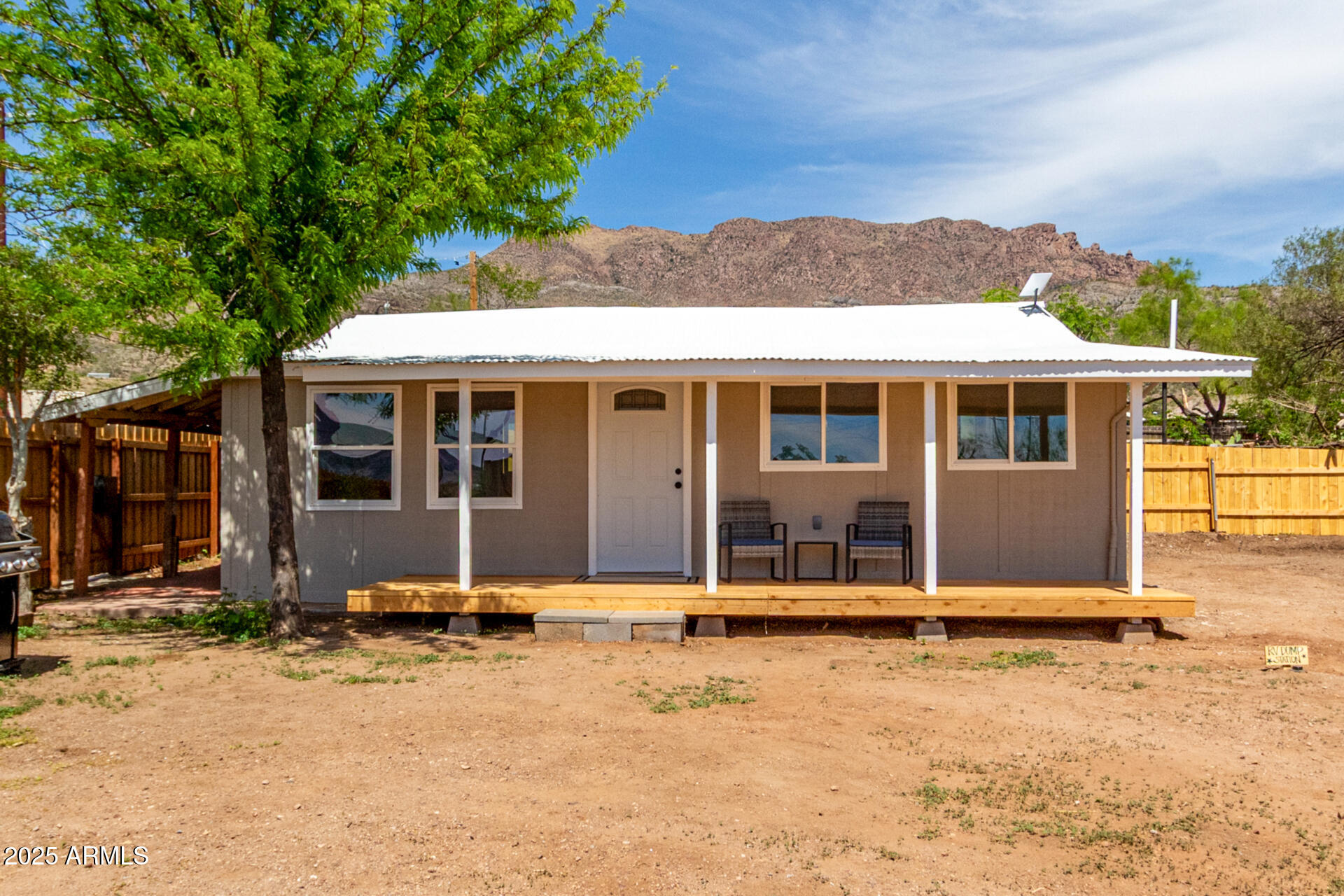 618 W Santa Rita Street Property Photo 1