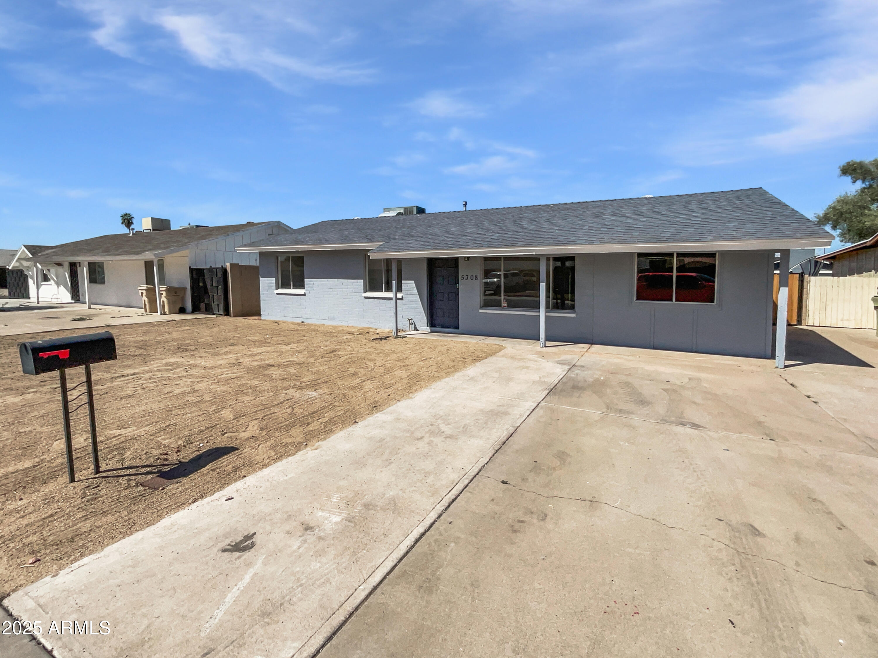 5308 N 77th Drive Property Photo 1