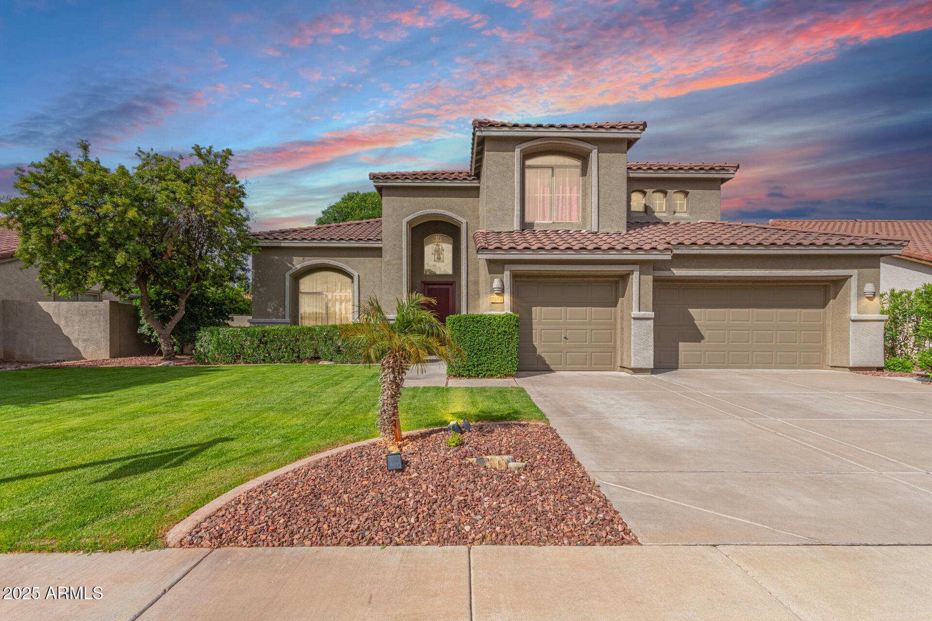 7162 W Lone Cactus Drive Property Photo 1