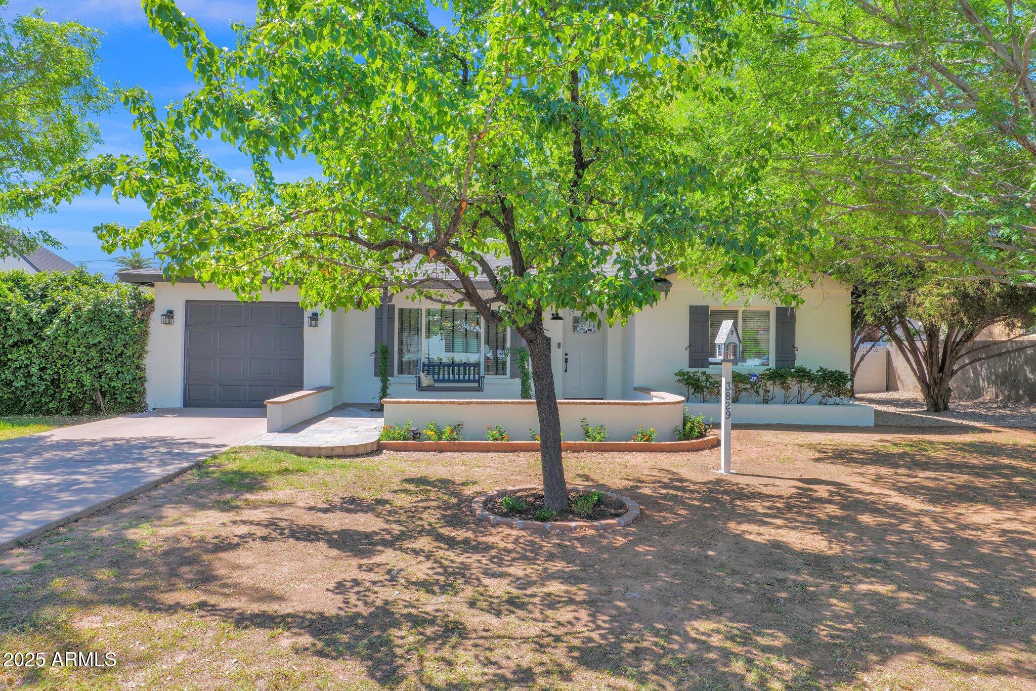 3829 E Heatherbrae Drive Property Photo 1