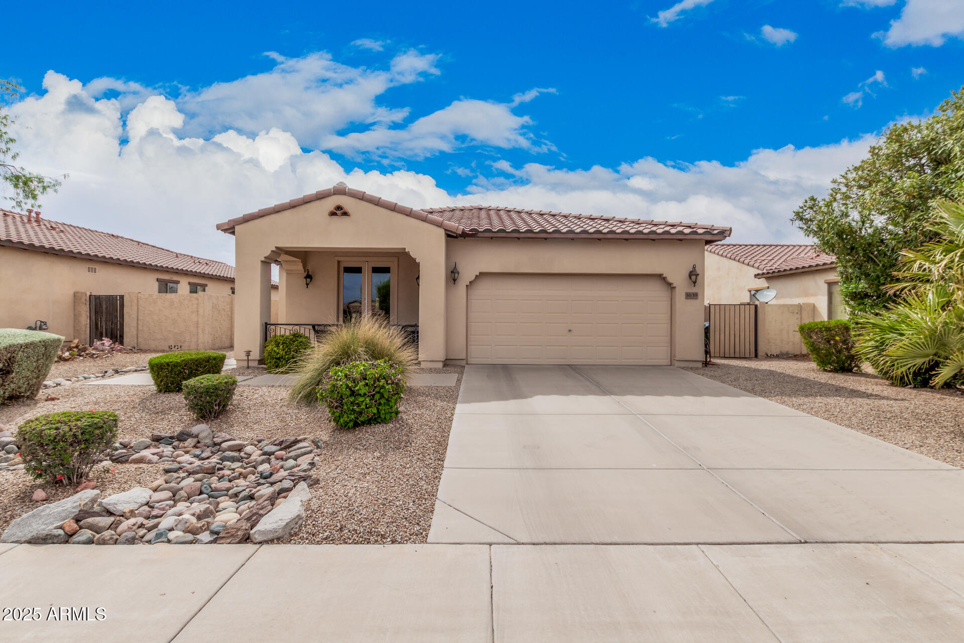 1639 N Logan Lane Property Photo