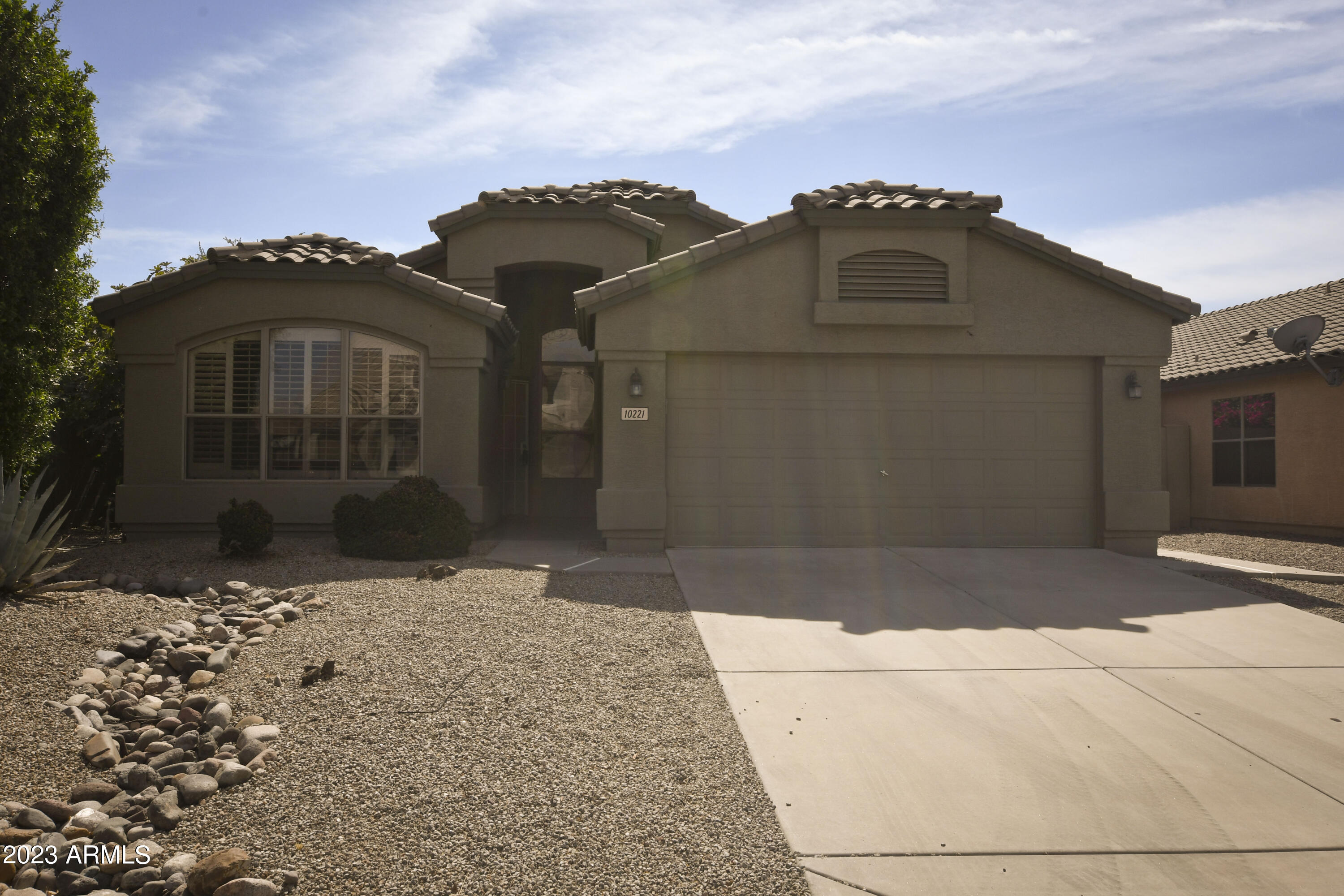 10221 W Daley Lane Property Photo