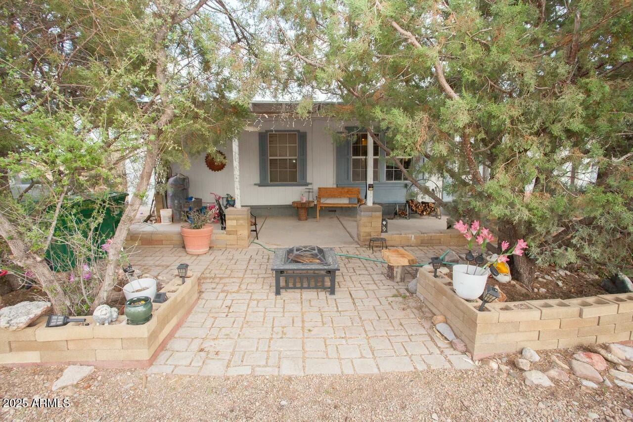 2035 E Mesa Circle Property Photo 1