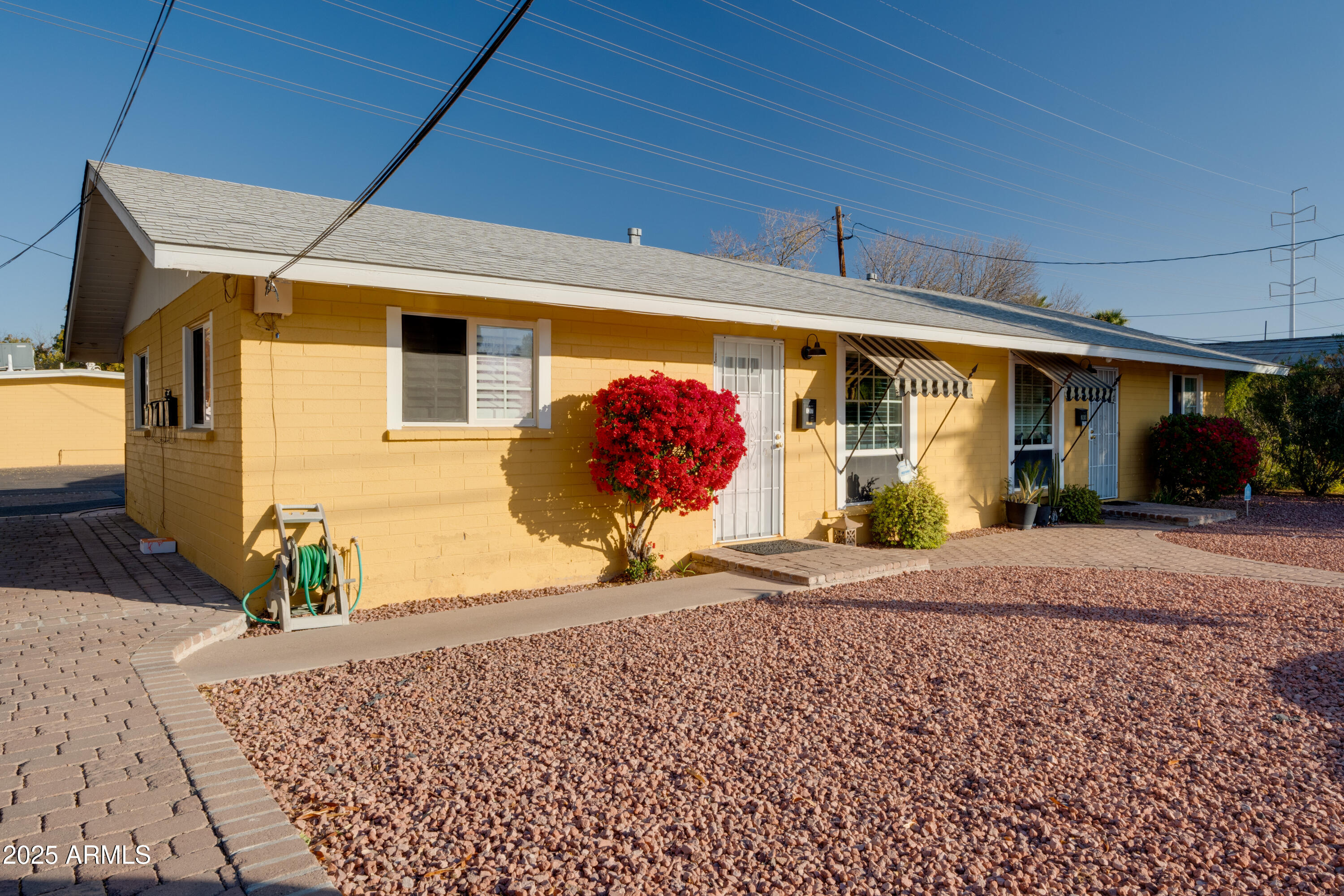 1219 S Farmer Avenue Property Photo
