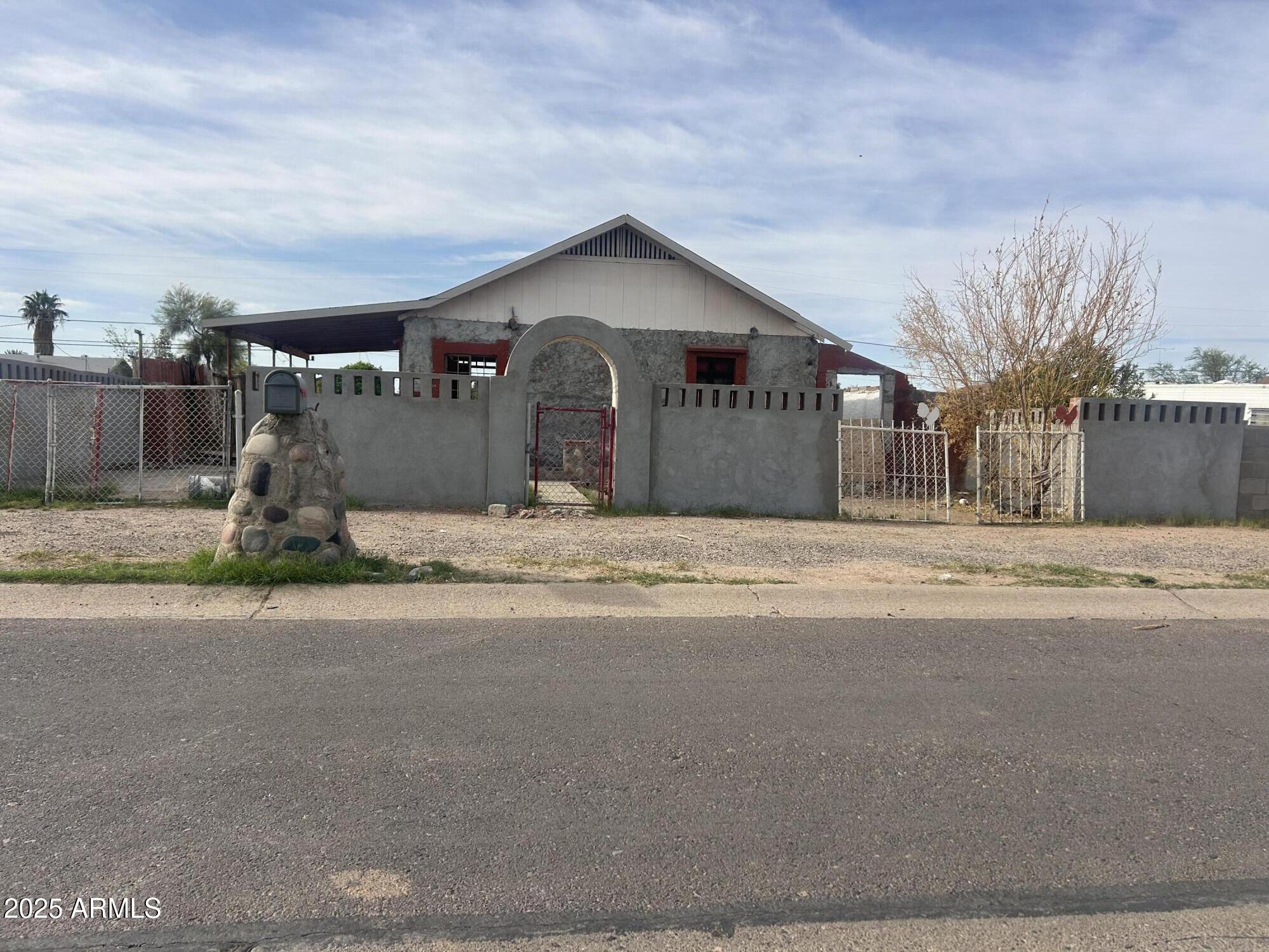 509 W 12th Street Property Photo
