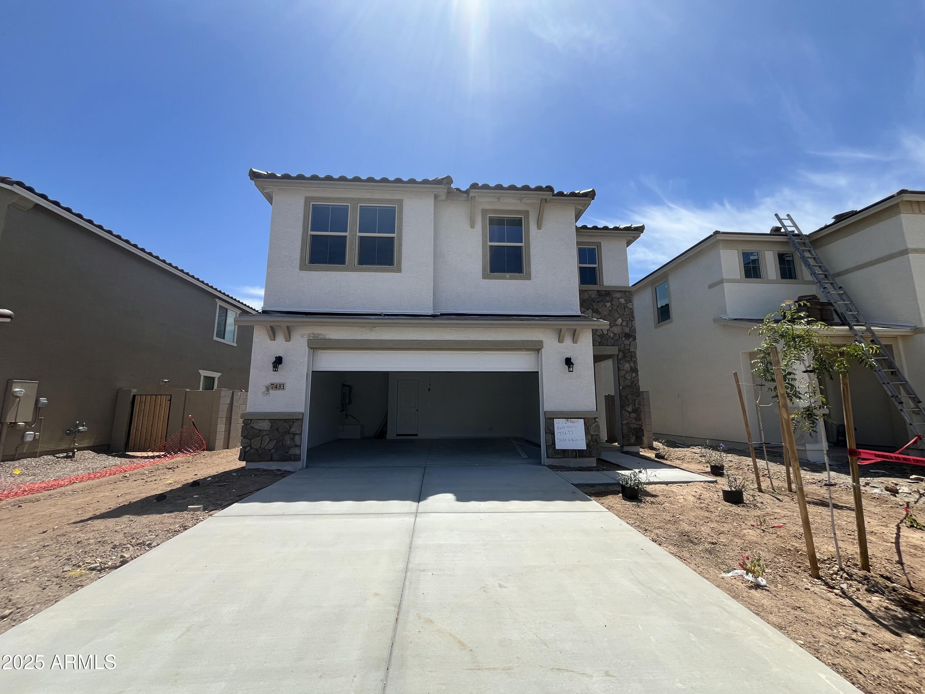 7433 W Rovey Avenue Property Photo 1