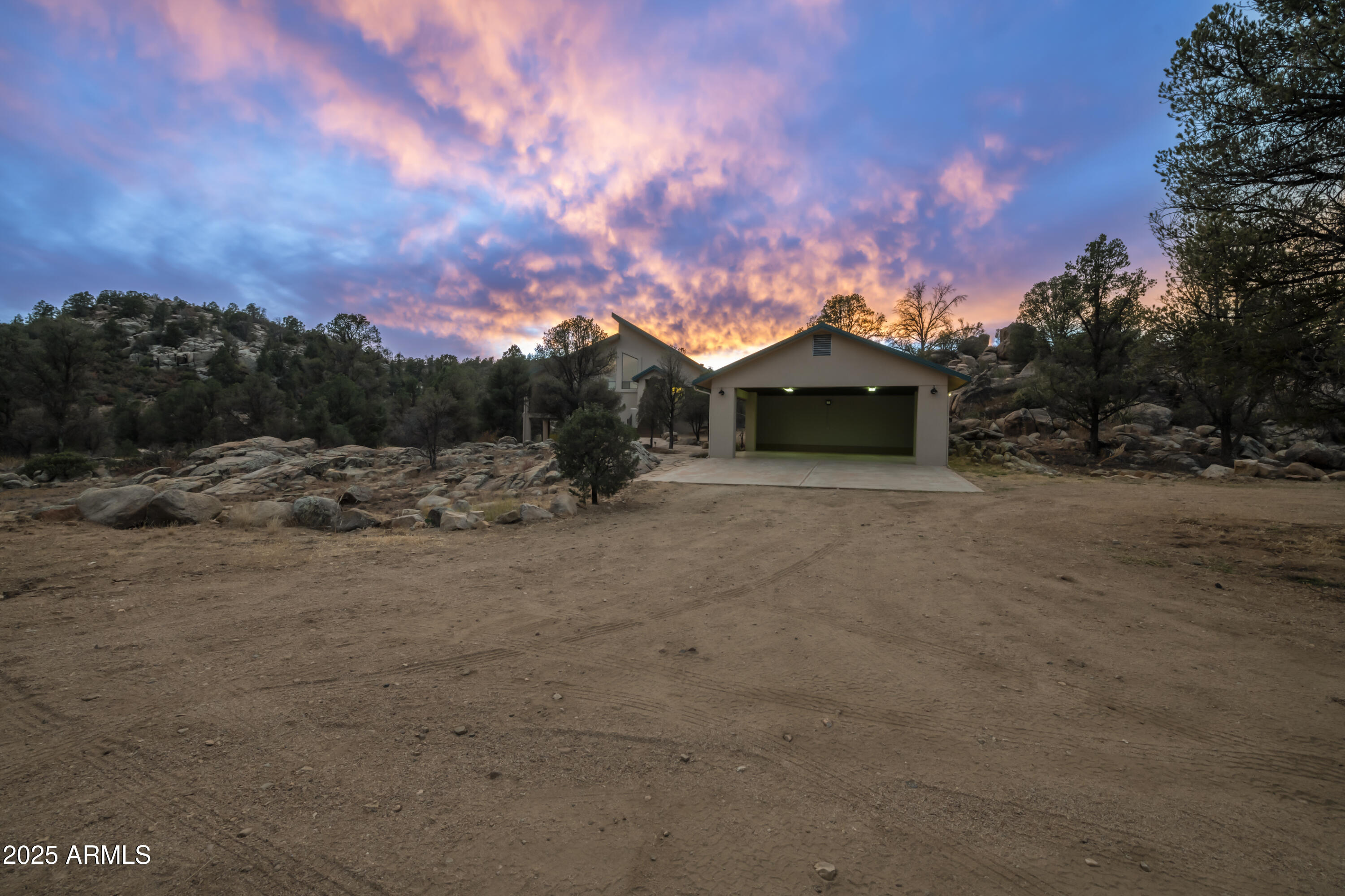 18250 S Backwoods Trail Property Photo 3