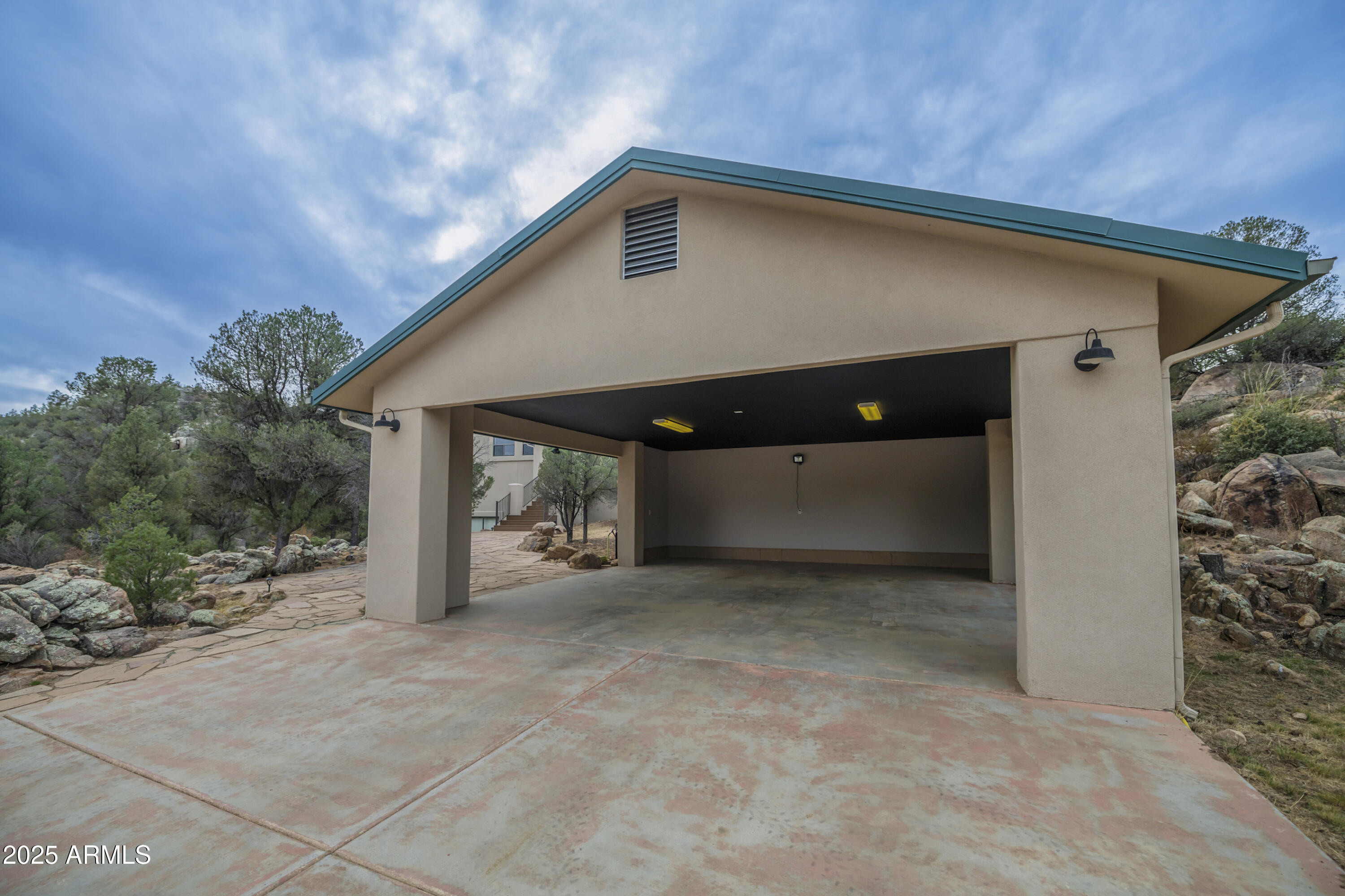 18250 S Backwoods Trail Property Photo 8